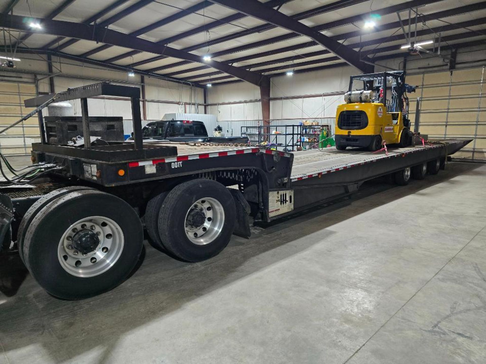 2011 Landoll Tri-Axle Traveling Axle Tilt Bed Trailer, Model 455, 43' Deck, 3'3" Tall Deck, Power Sp - Image 7 of 11