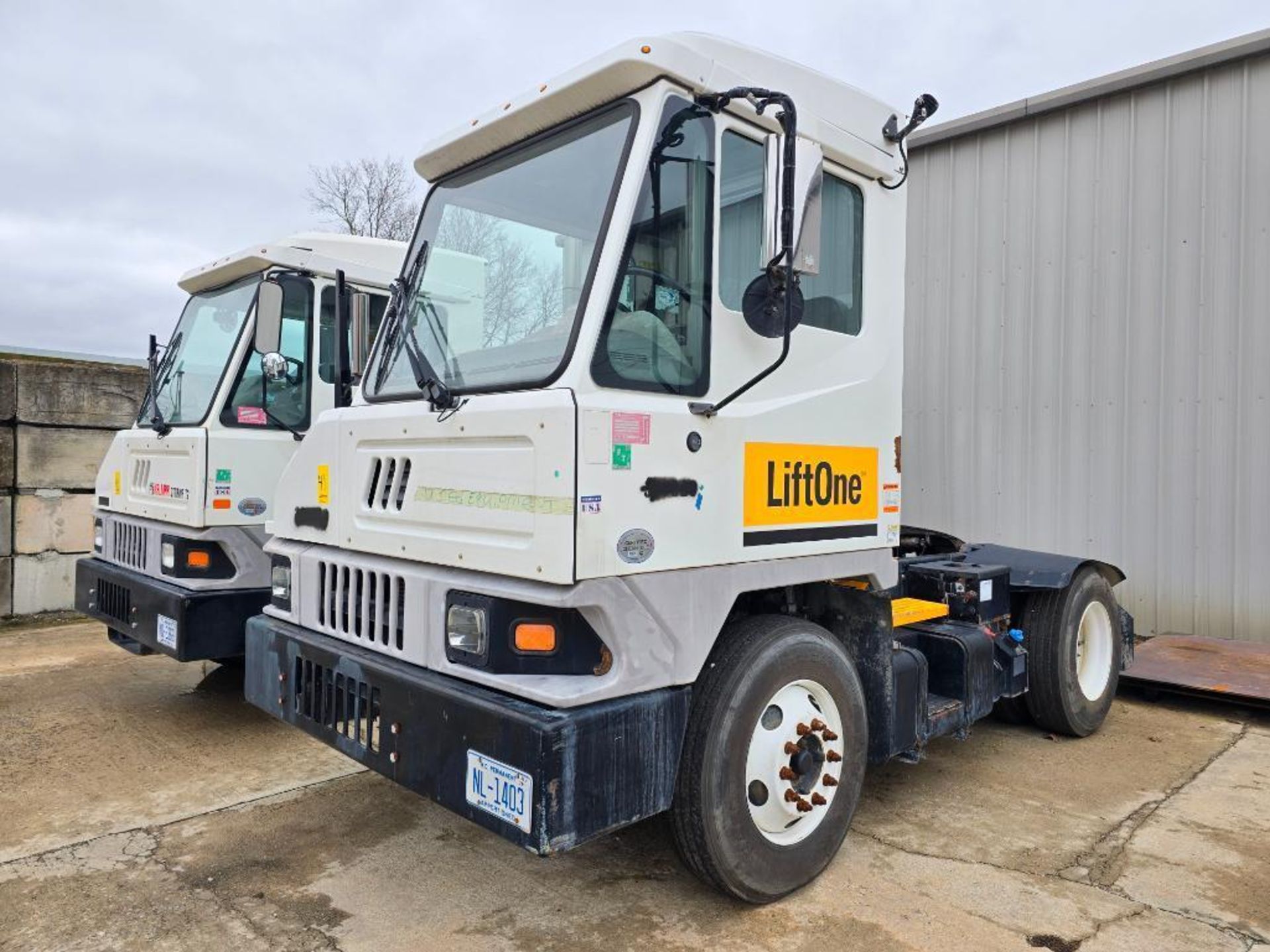 2016 Kalmar Ottawa Spotter Tuck/Terminal Tractor, Model T2 4x2, S/N 341790, 12,384 Hours, 11,152 Mil - Image 2 of 12