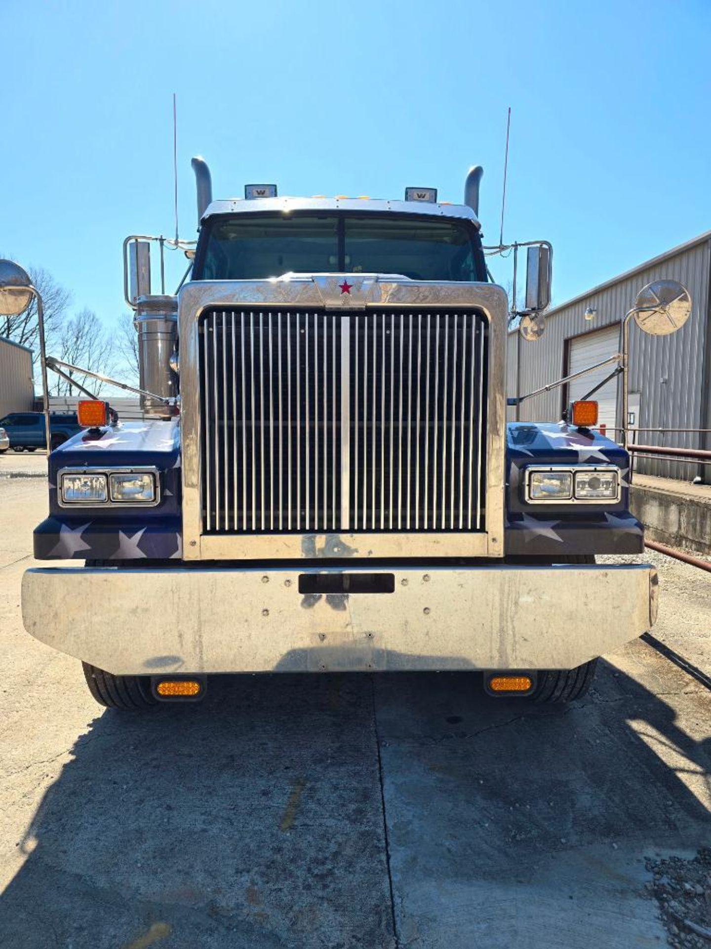 2015 Western Star 4900-SF Tandem Axle Tractor, Eaton 10-Speed Transmission, 405,989 Miles, Day Cab, - Image 9 of 18