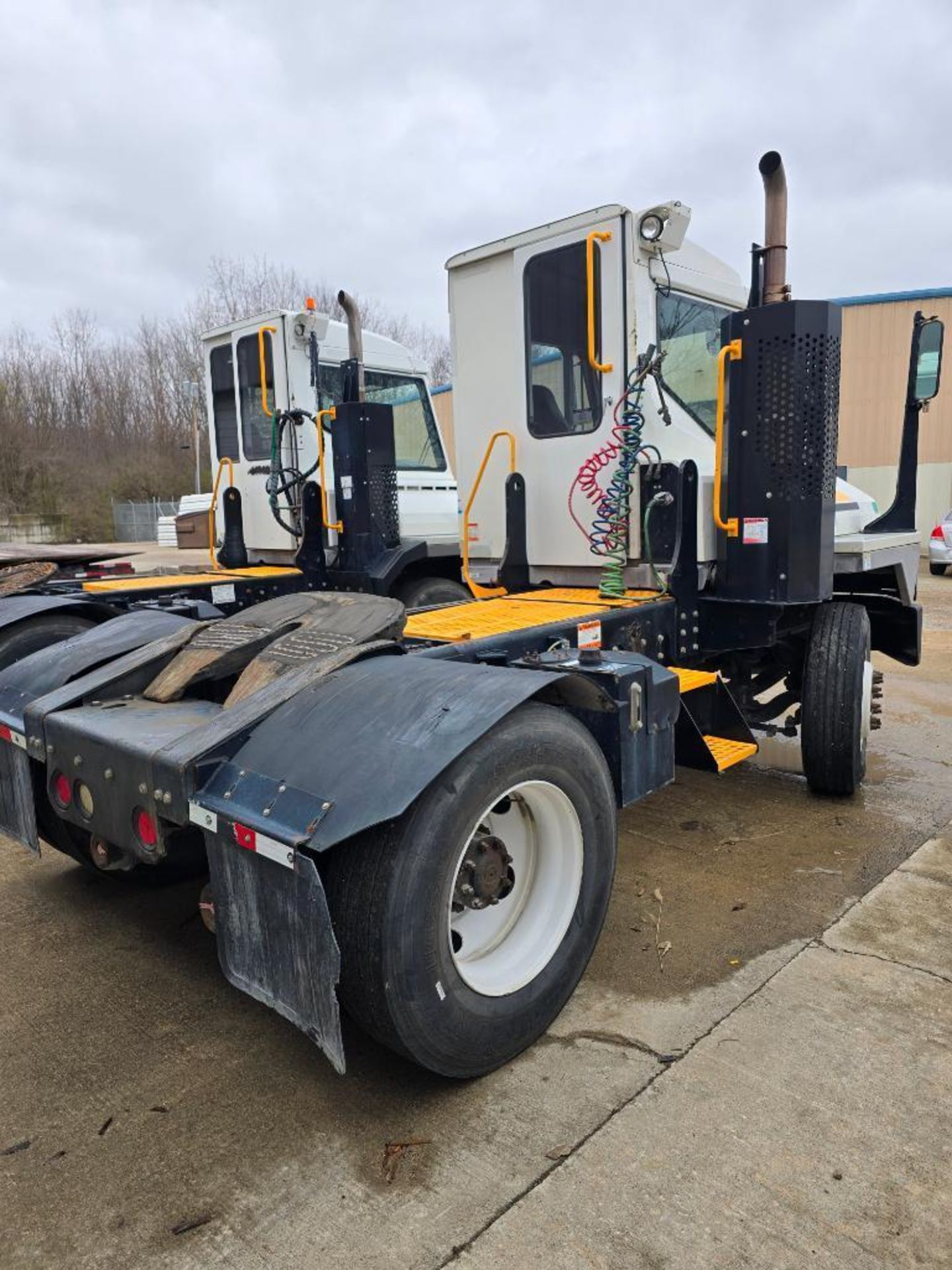 2017 Kalmar Ottawa Spotter Tuck/Terminal Tractor, Model T2 4x2, S/N 345551, 9,443 Hours, 41,621 Mile - Image 5 of 11