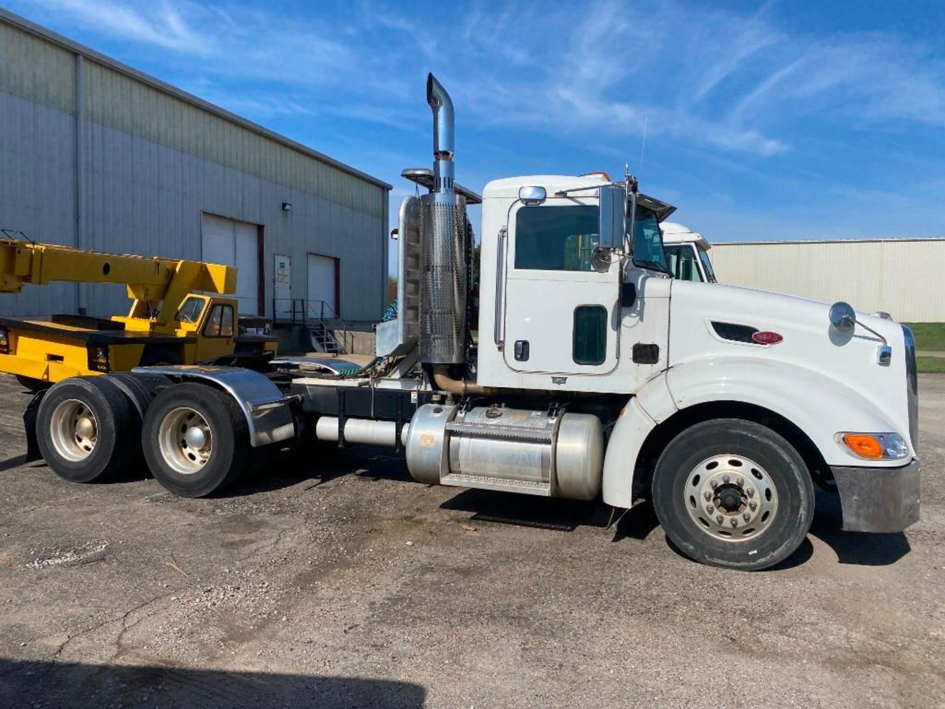 2009 Peterbilt Tandem Axle Tractor, Model 386, Vin 1XP-HD49X-7-9D785989, Chassis WT 15388, 170,815 M - Image 4 of 10