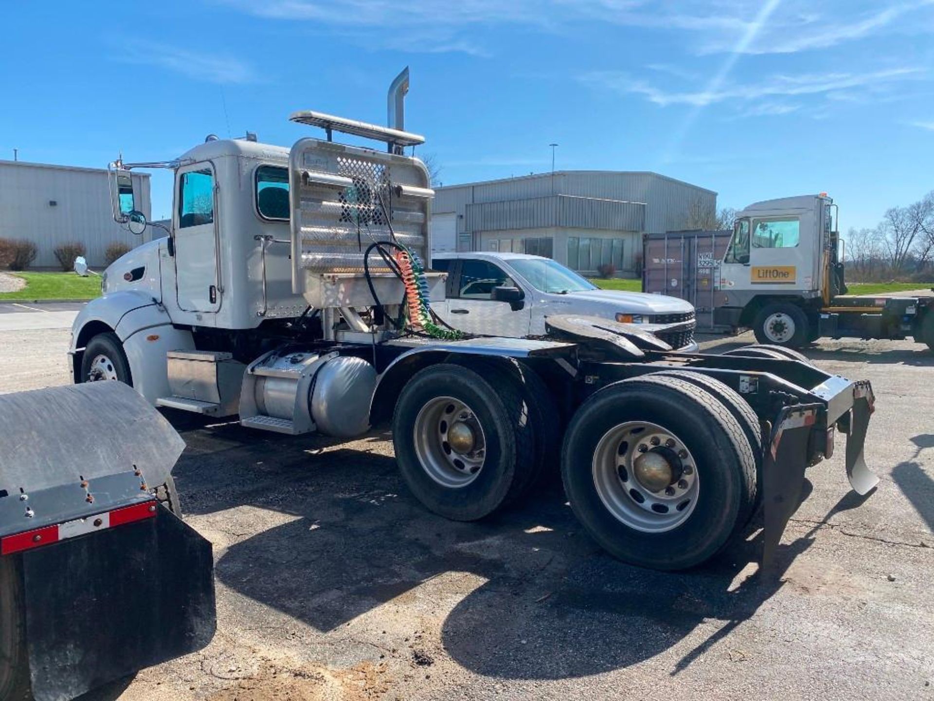 2009 Peterbilt Tandem Axle Tractor, Model 386, Vin 1XP-HD49X-7-9D785989, Chassis WT 15388, 170,815 M - Image 2 of 10