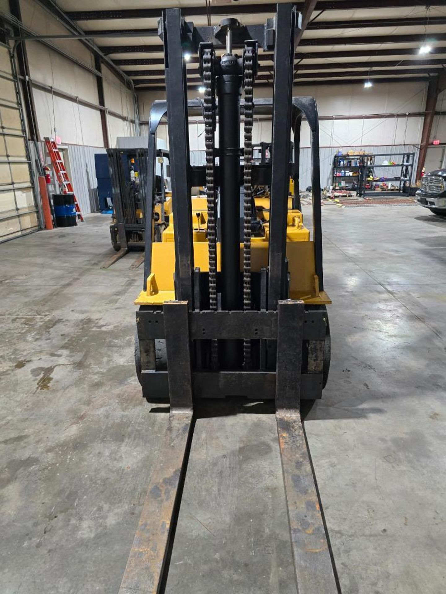 Caterpillar 12,500-LB. Capacity Forklift, Model 125D, LPG, Cushion Tires, 2-Stage, 94-3/4" Lowered, - Image 3 of 11