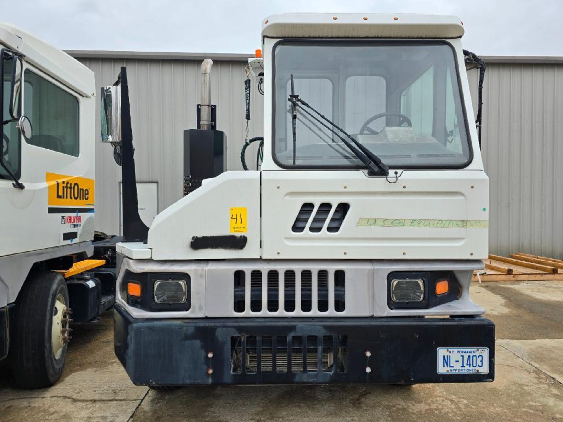 2016 Kalmar Ottawa Spotter Tuck/Terminal Tractor, Model T2 4x2, S/N 341790, 12,384 Hours, 11,152 Mil - Image 3 of 12