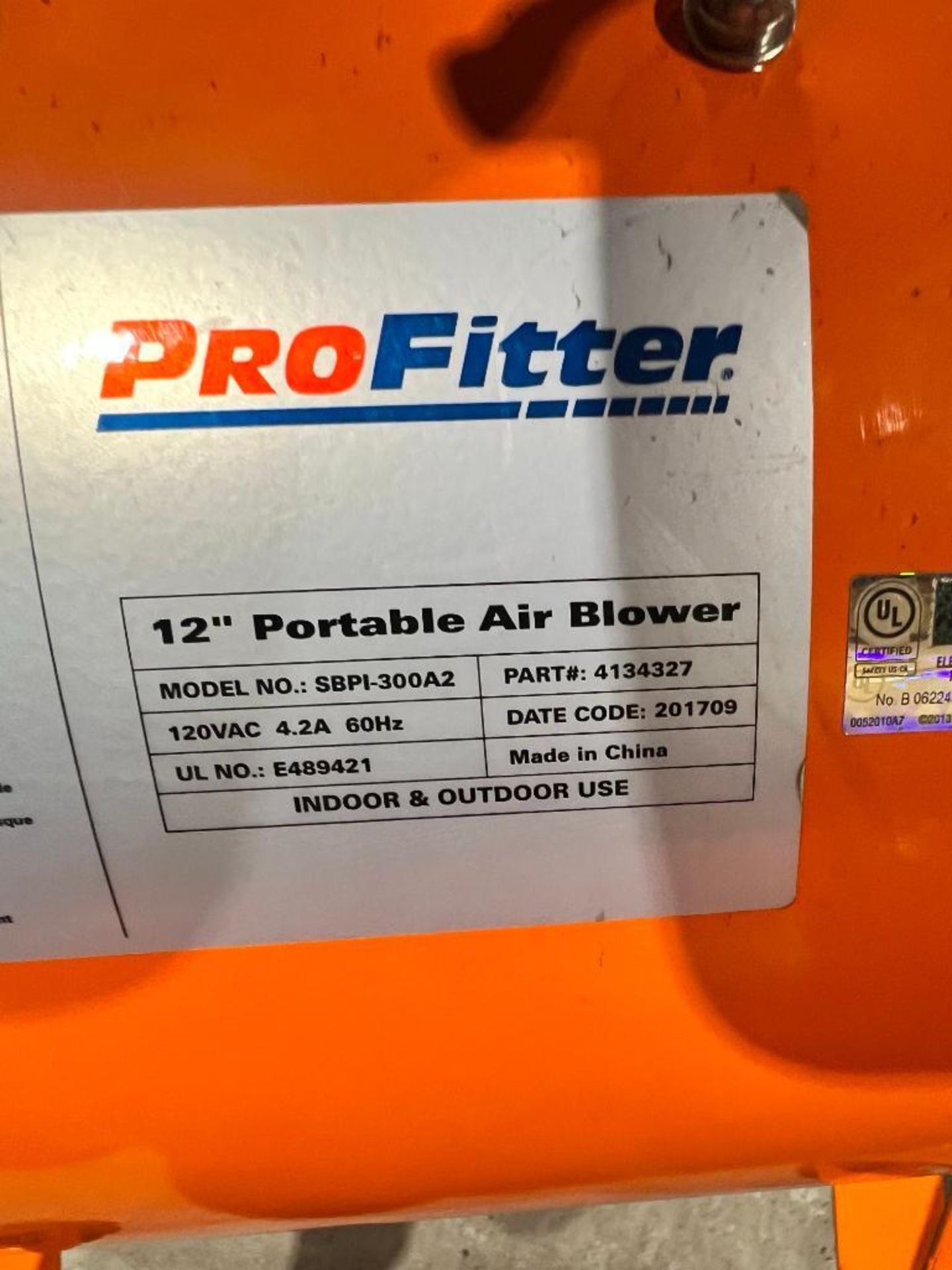 Pro Fitter 12" Portable Air Blower - Image 2 of 2