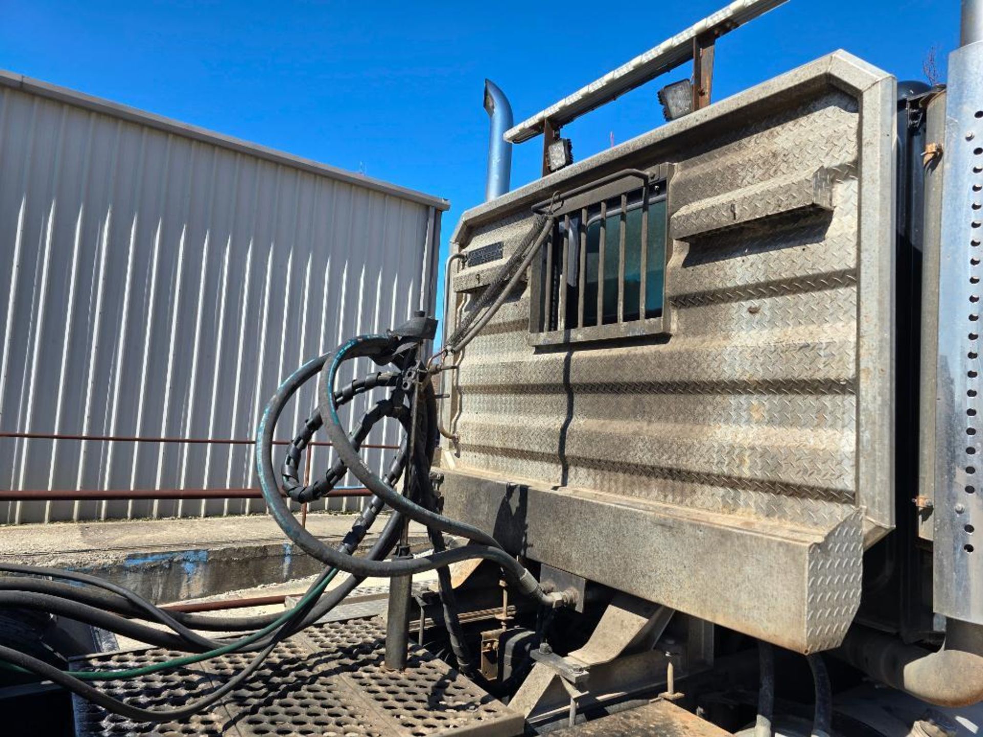 2015 Western Star 4900-SF Tandem Axle Tractor, Eaton 10-Speed Transmission, 405,989 Miles, Day Cab, - Image 10 of 18