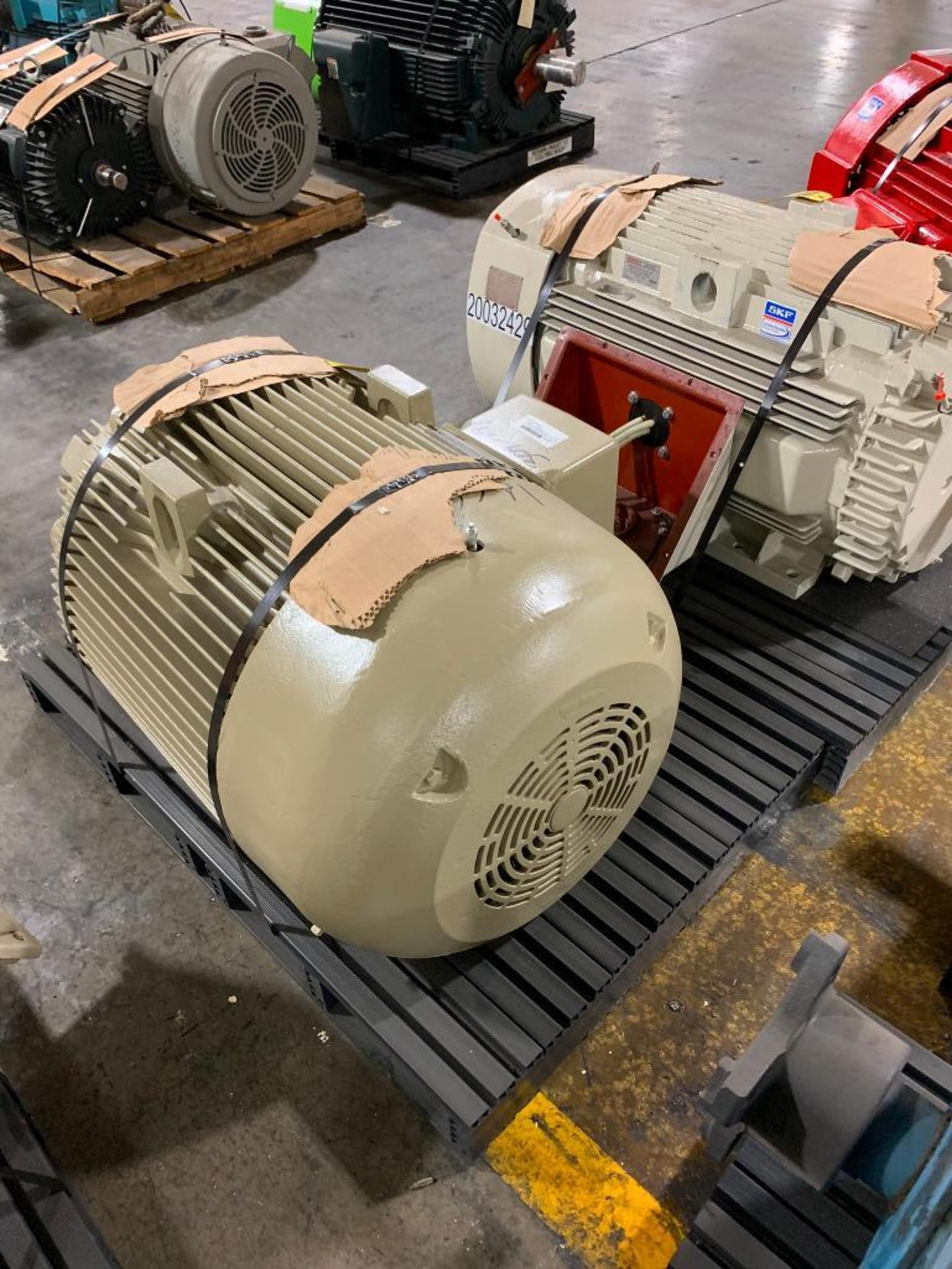 GE 150-HP Electric Motor, 1200 RPM, 460 V, 3 Phase, FR: 447T - Image 2 of 3