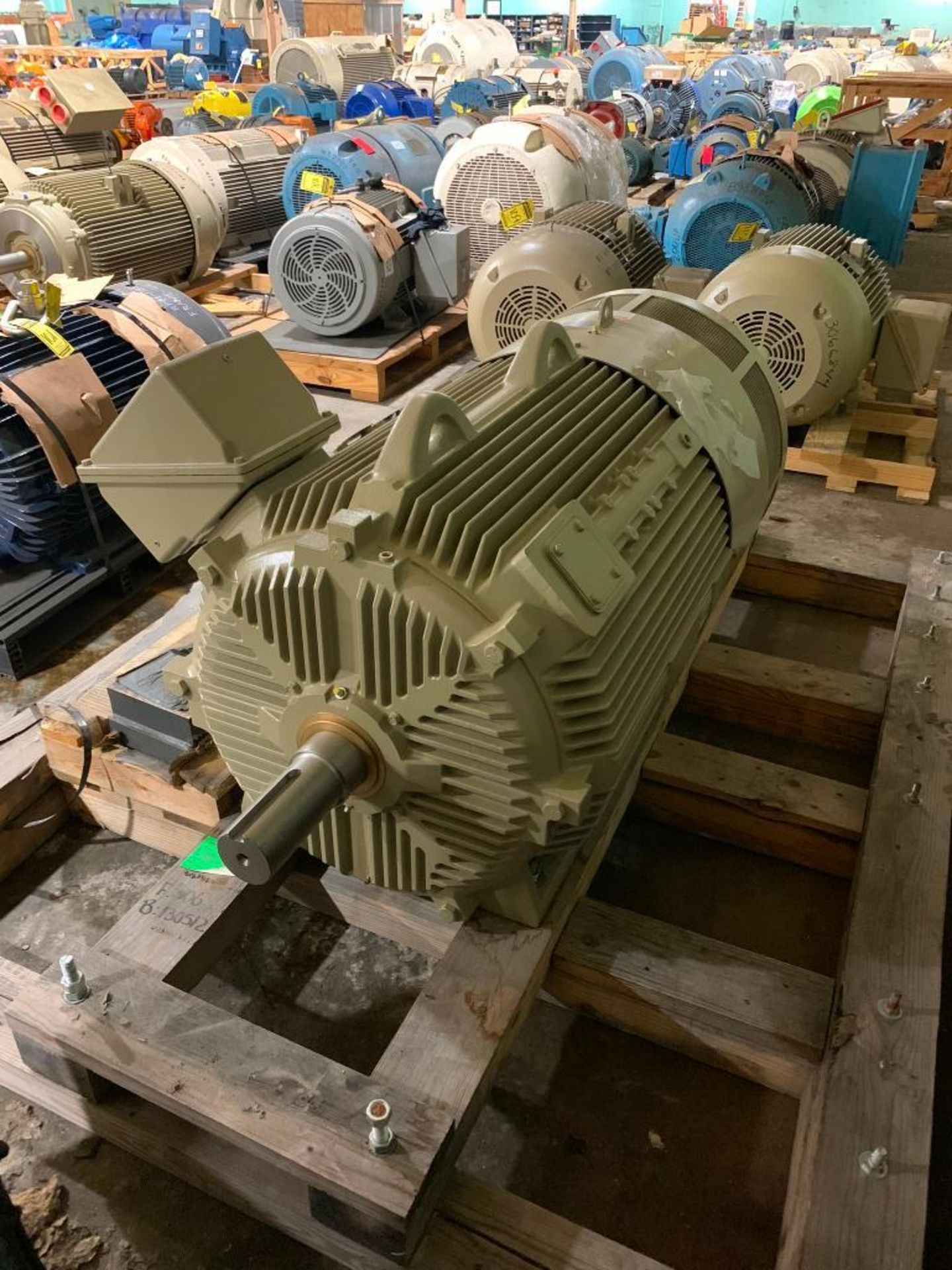 GE Quantum 841 250-HP Electric Motor, 1190 RPM, 2300 V, 3 Phase, FR: 509LL, & Steel Mounting Plates - Image 2 of 3