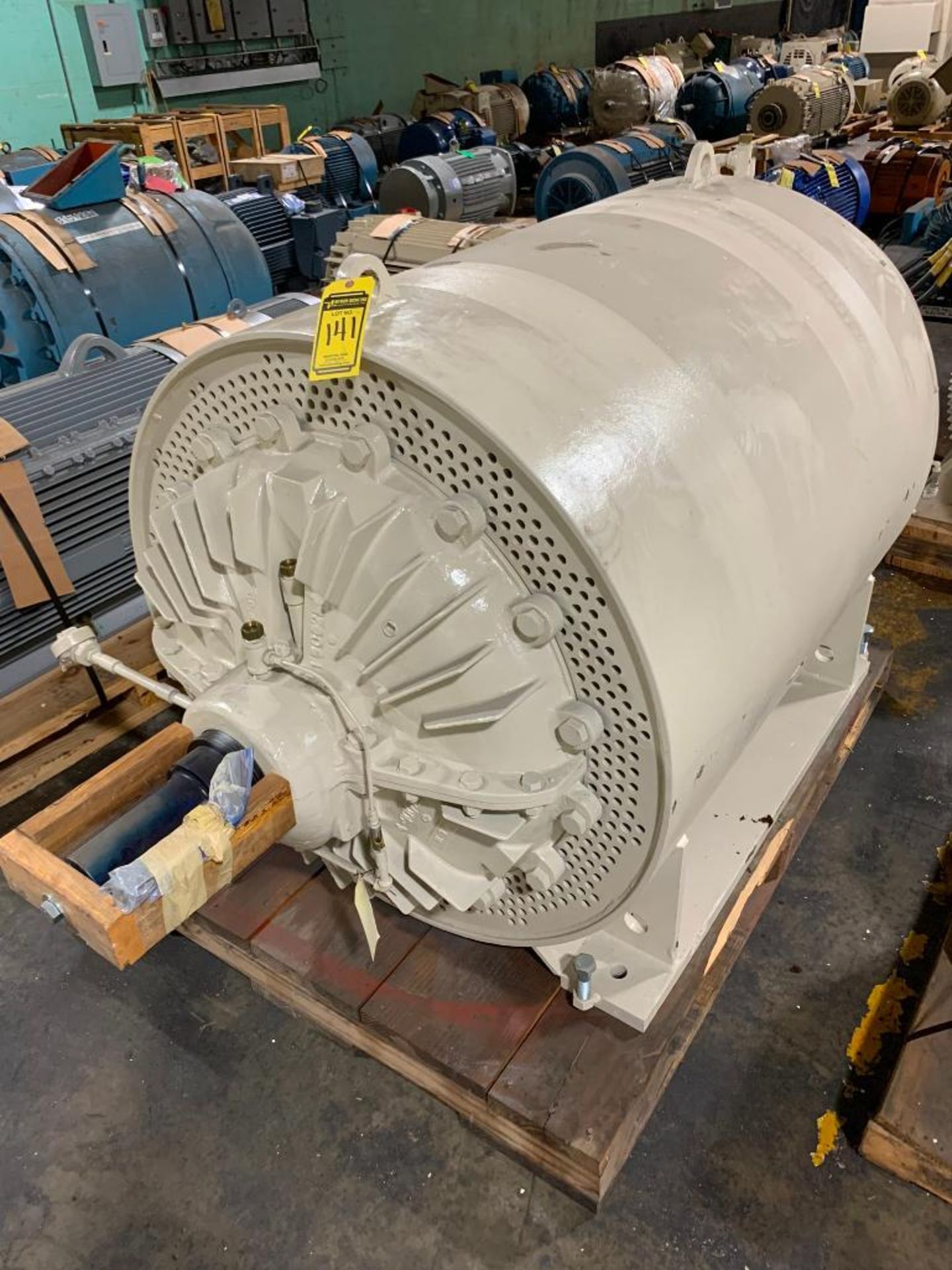 Siemens-Allis 900-HP Electric Motor, 713 RPM, 2300 V, 3 Phase, FR: 3030