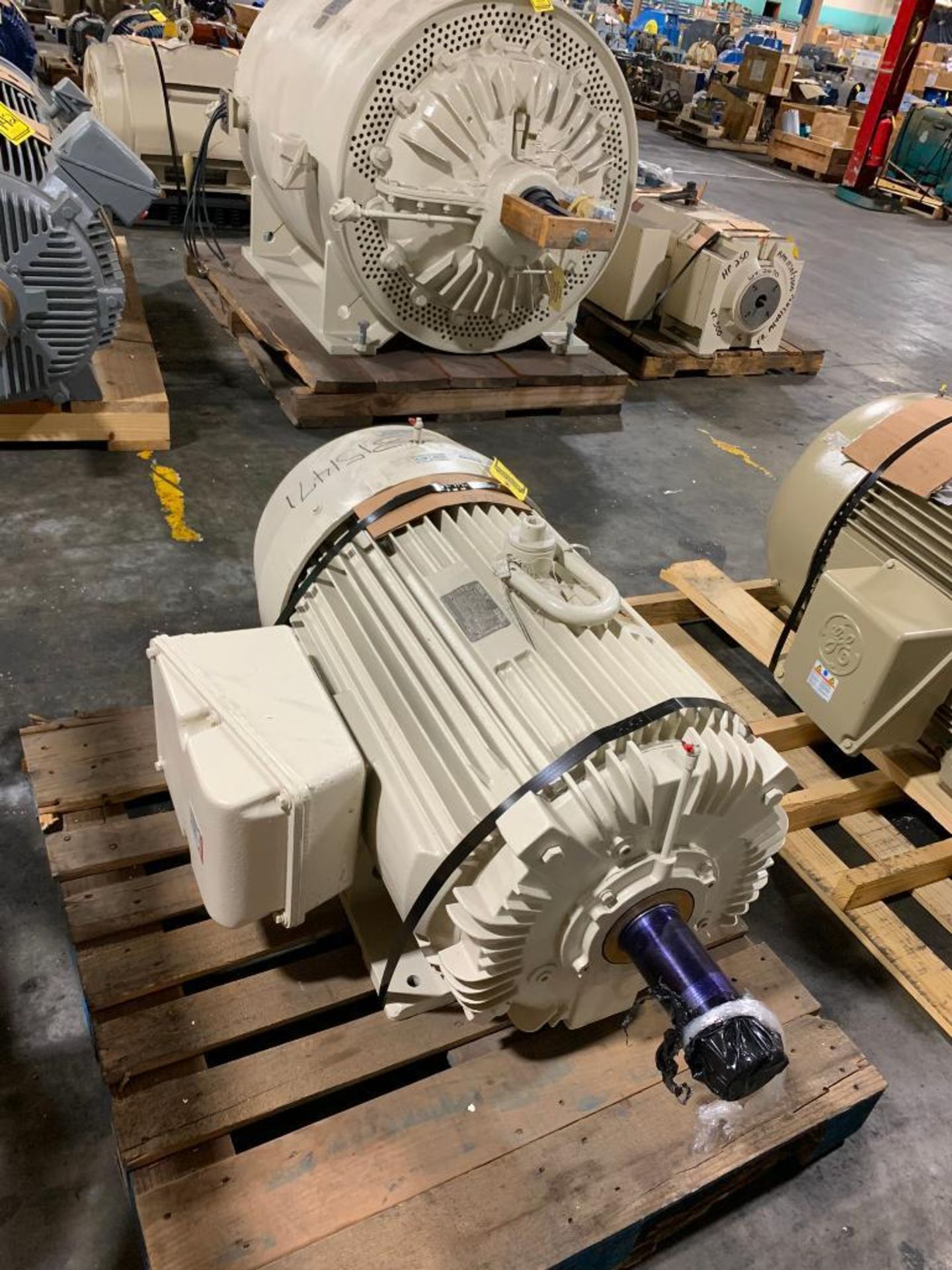 Toshiba 125-HP Electric Motor, 460 V, 3 Phase, FR: 445T - Image 2 of 3