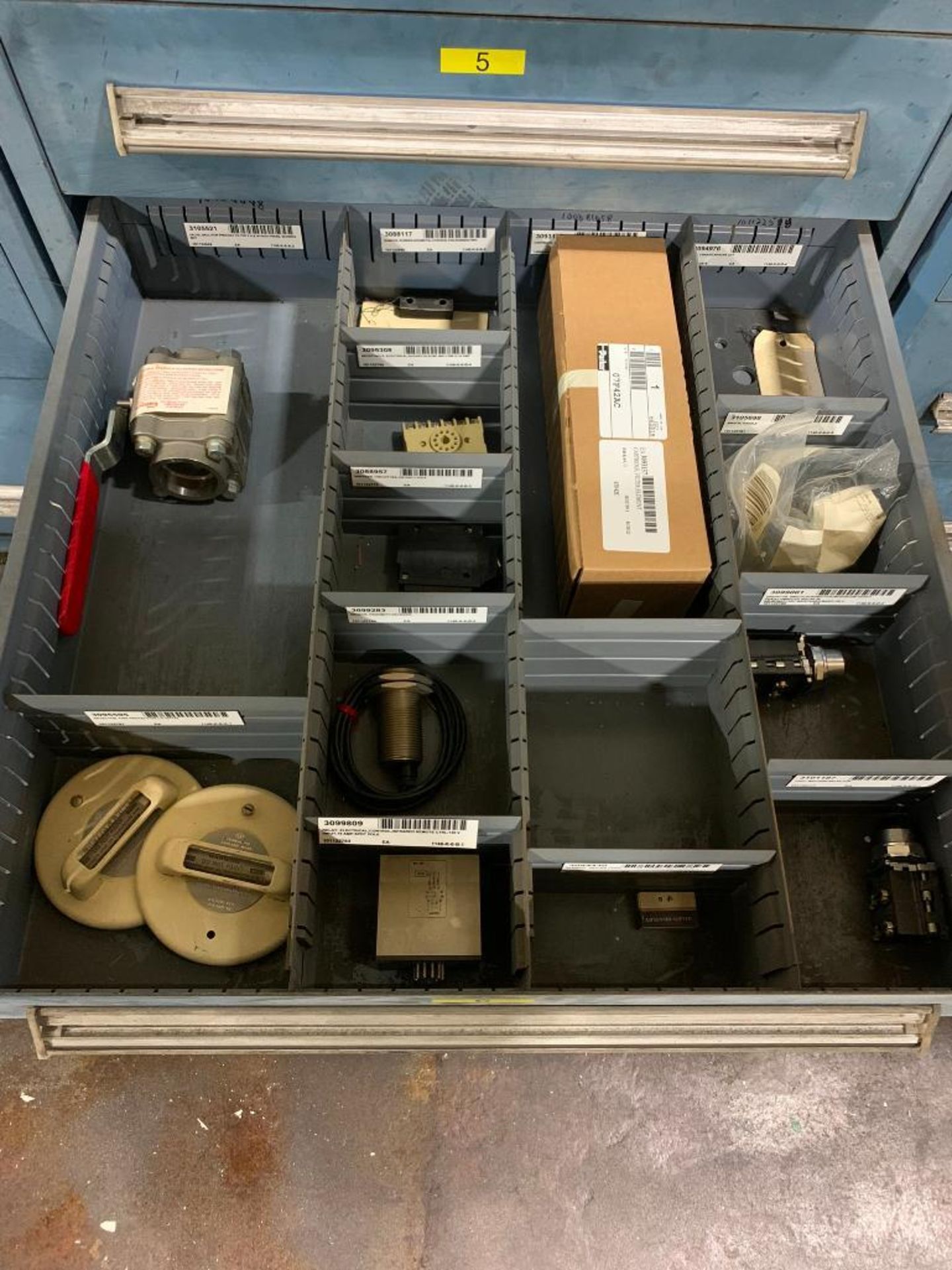 Stanley Vidmar 8-Drawer Cabinet w/ Hydraulic Valves, Sensors, Modules, Pneumatic Lubricator, Pneumat - Image 7 of 9