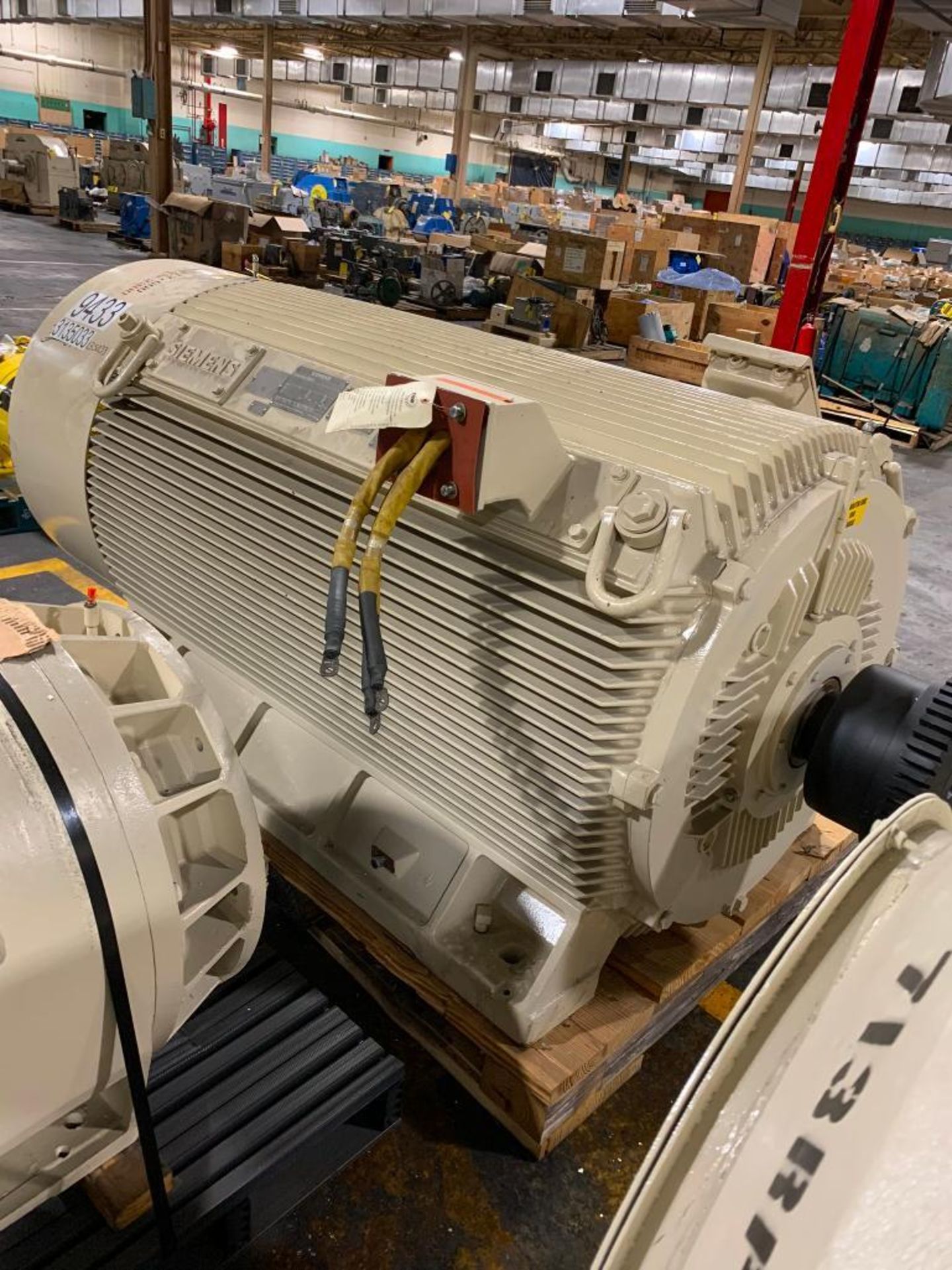Siemens 900-HP Electric Motor, 1180 RPM, 2300 V, 3 Phase, FR: 788S - Image 2 of 3
