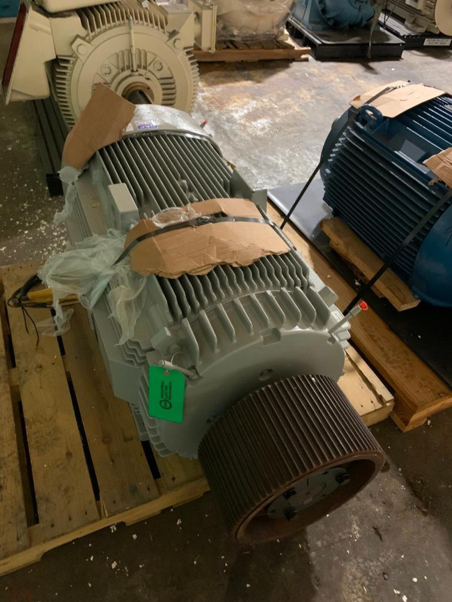GE 150-HP Electric Motor, 1190 RPM, 460 V, 3 Phase, FR: 449T - Image 2 of 3