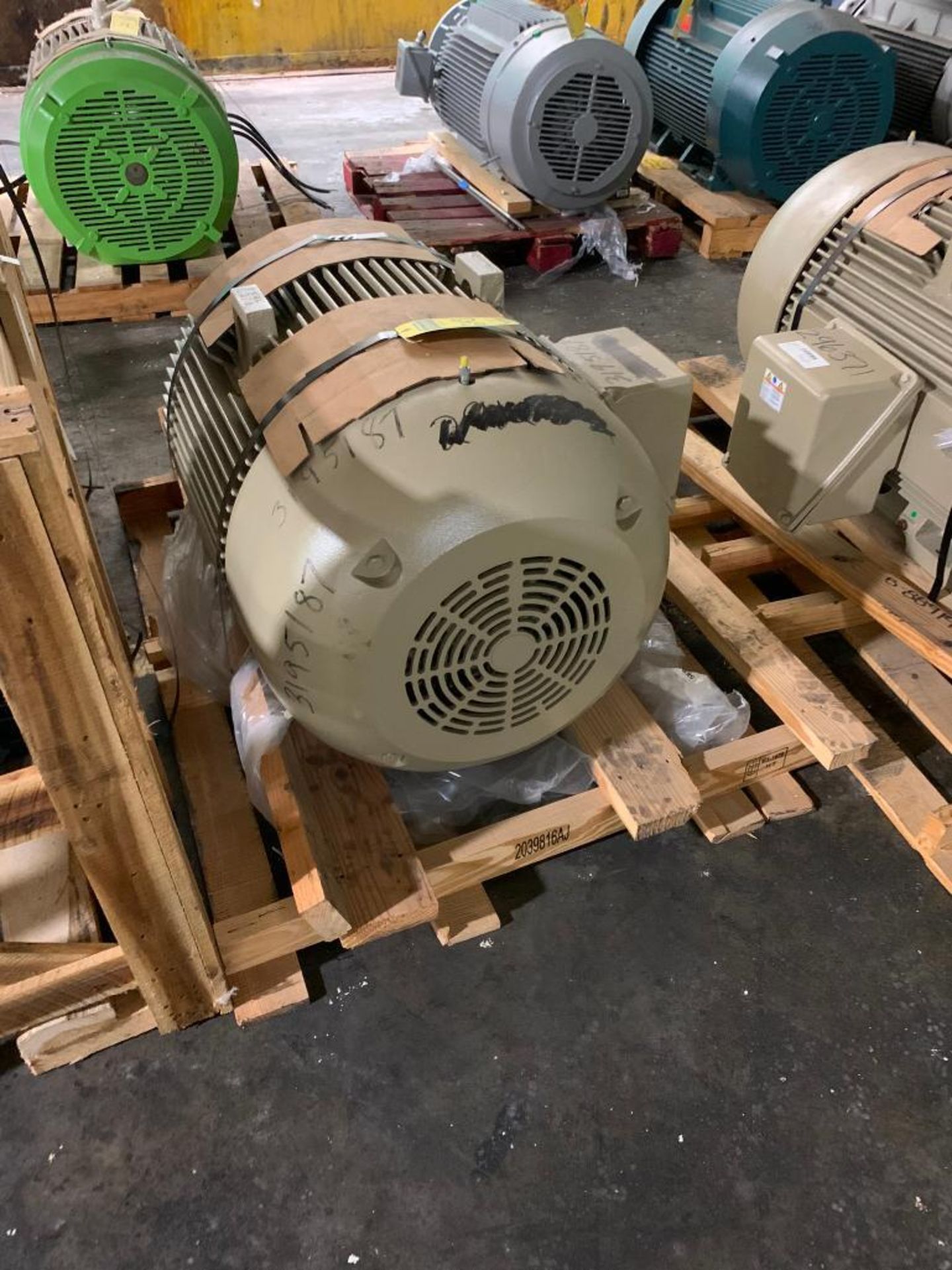 GE 150-HP Electric Motor, 3580 RPM, 460 V, 3 PH, FR; 445TS - Image 2 of 3