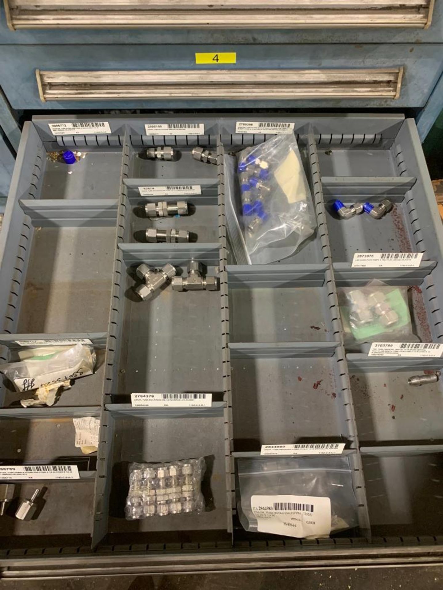 Stanley Vidmar 10-Drawer Cabinet w/ Assorted Connectors, Photoelectric Sensors, Tube Reducers, Tube - Image 5 of 11