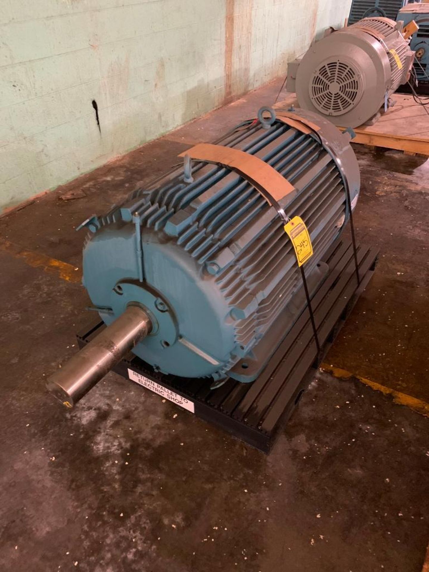 Westinghouse 200-HP Electric Motor, 1187 RPM, 2300 V, 3 PH, FR; 509Z