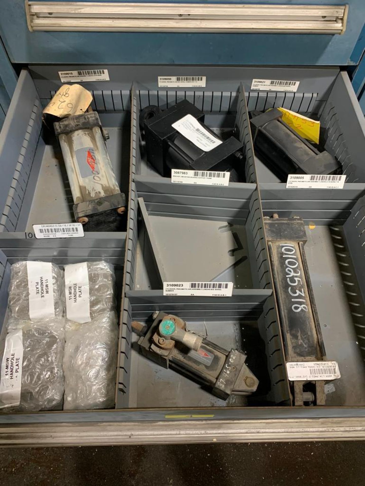 Stanley Vidmar 7-Drawer Cabinet w/ Pneumatic & Hydraulic Valves, Resistors, Handhole Plates, Manifol - Image 5 of 8