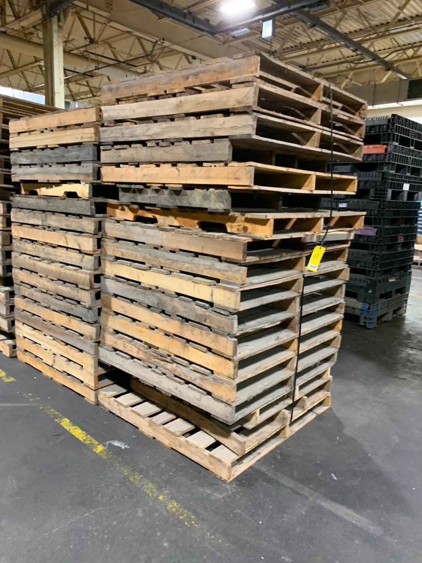 Approx. (105) 48" X 48" Pallets, Some Smaller