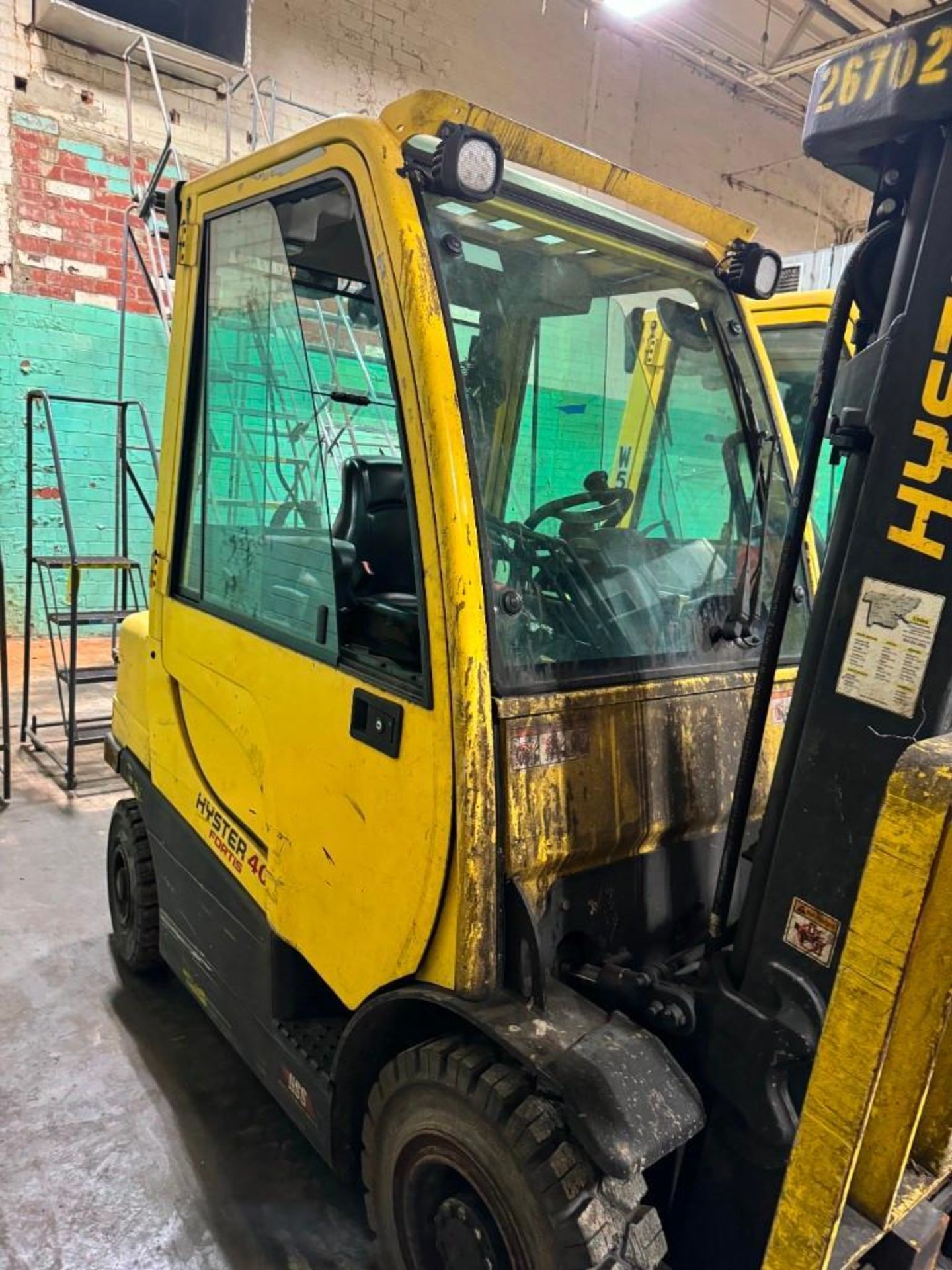 2016 Hyster 4,000 LB. Capacity Forklift, LPG, 3-Stage Mast, 42" Forks, Side-Shift, Tread Tires, Leve - Image 4 of 5