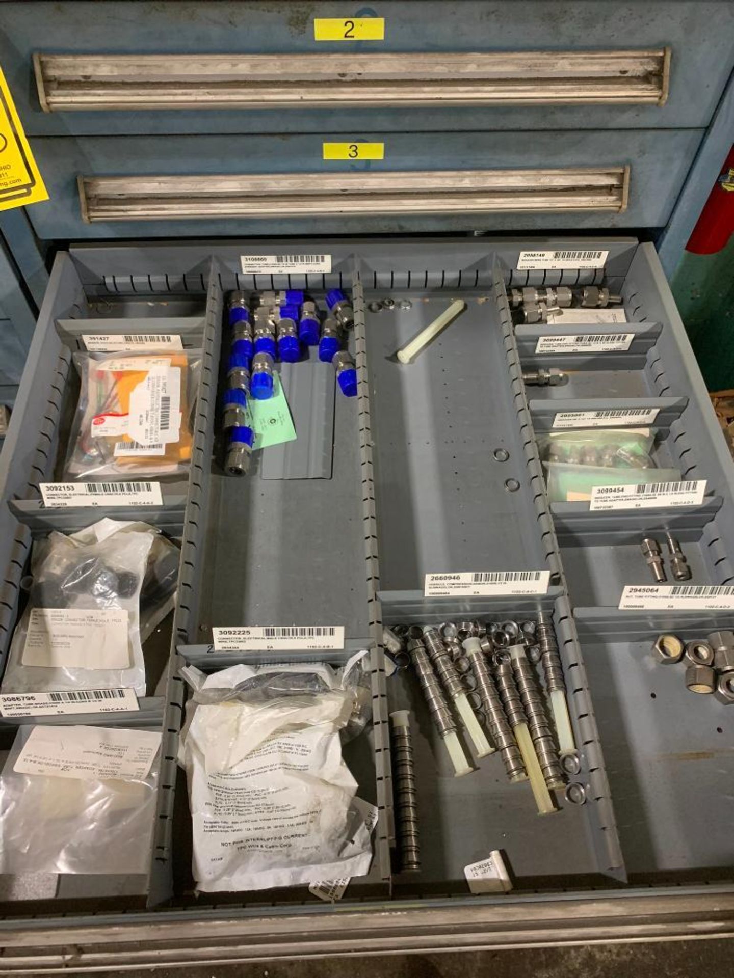 Stanley Vidmar 10-Drawer Cabinet w/ Assorted Connectors, Photoelectric Sensors, Tube Reducers, Tube - Image 4 of 11