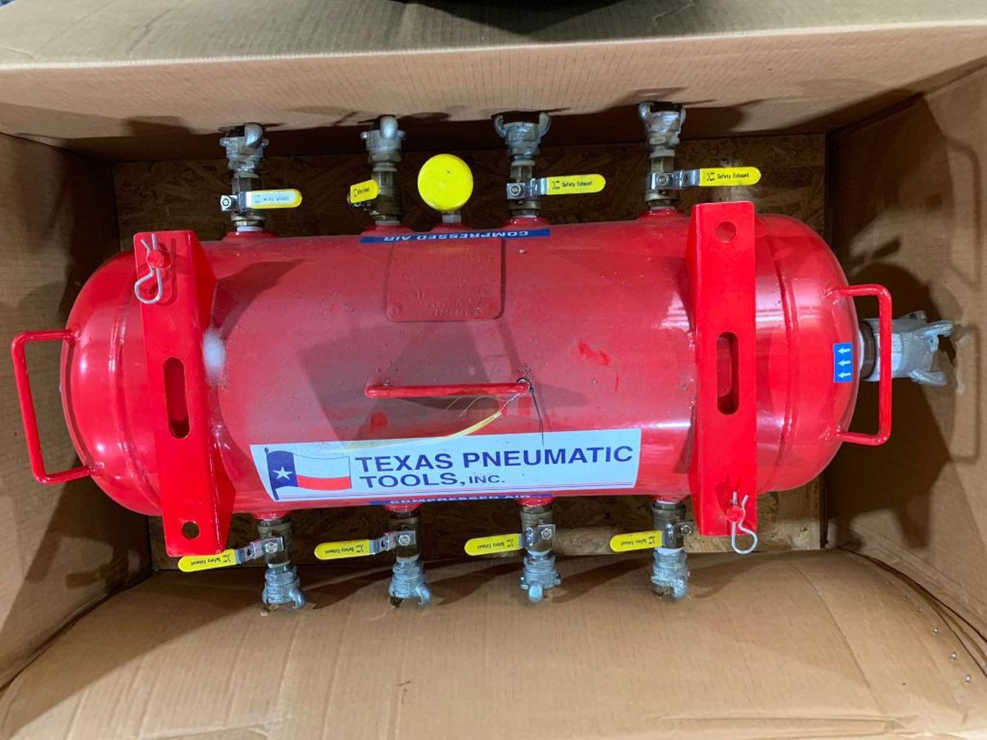 Texas Pneumatic 15-Gallon Air Manifold, Model TX-2AMF, (8) 3/4" Outlets, 200 PSI