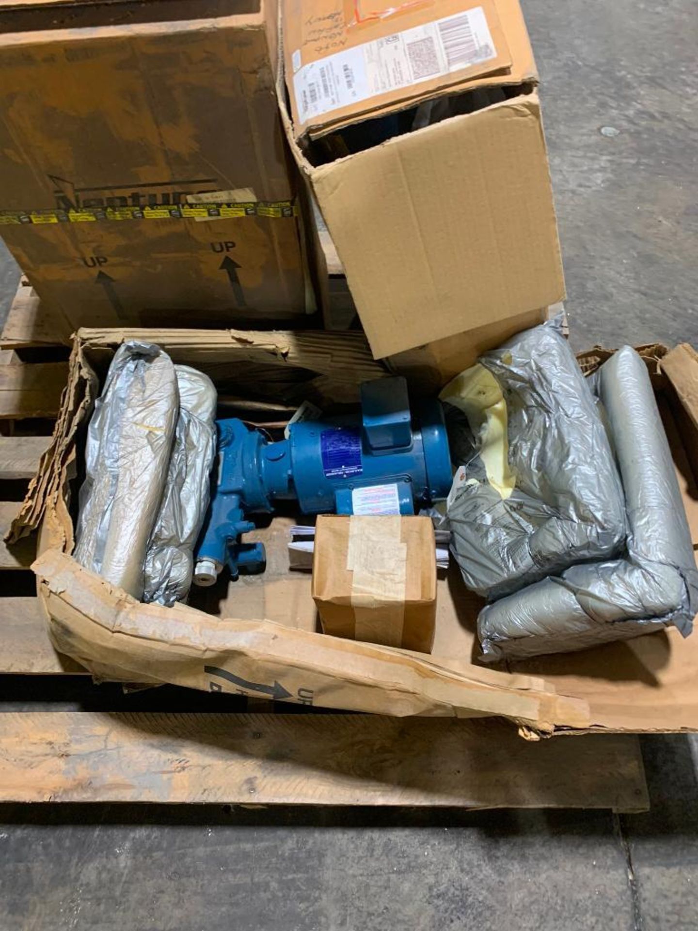 Pallet w/ Neptune Metering Pump, Model 547-VS-N3-T-100742, Neptune Pump Series 500 ,1/2-HP.V/S & Nep