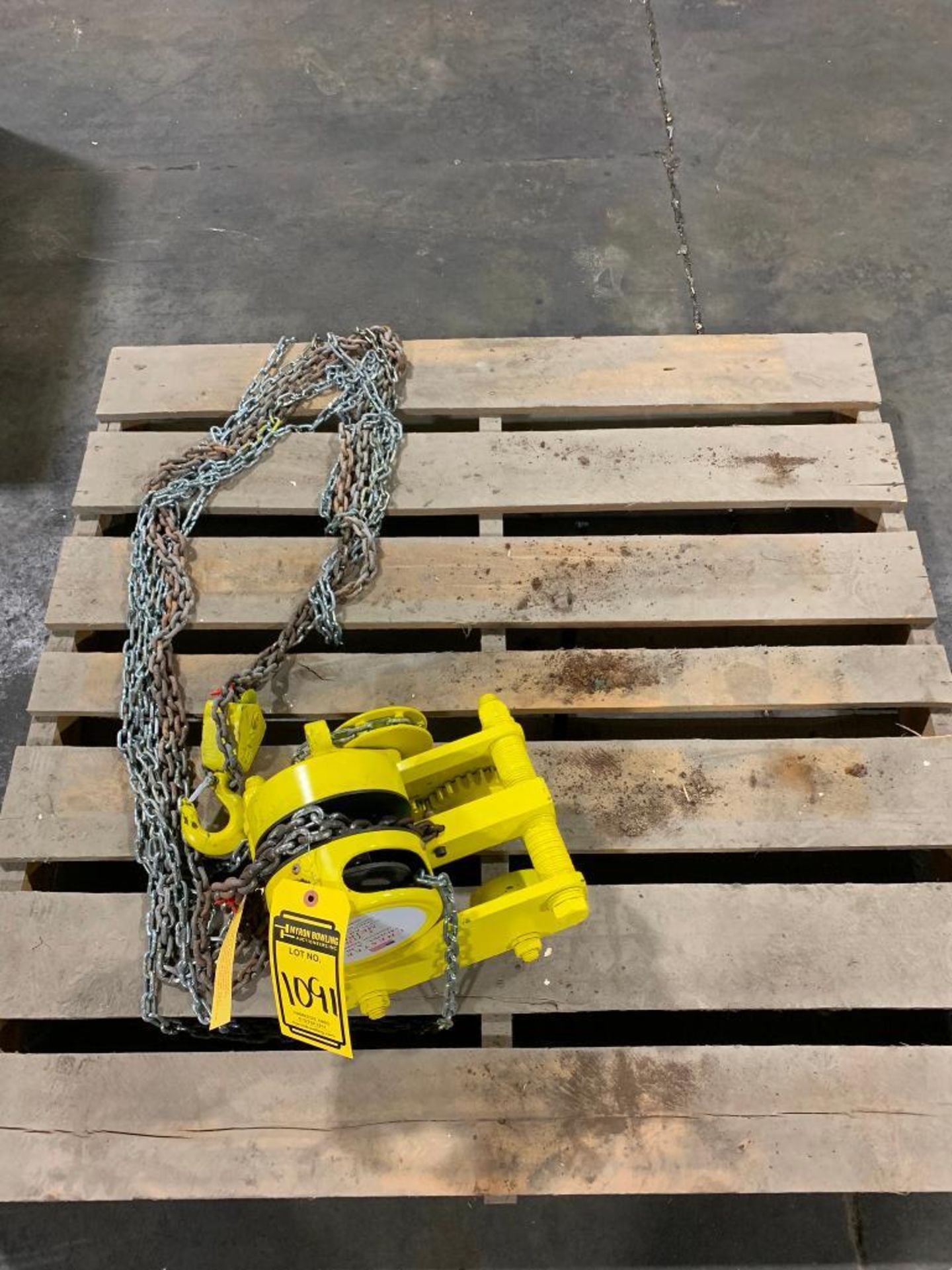 Chester 2-Ton Manual Chain Hoist