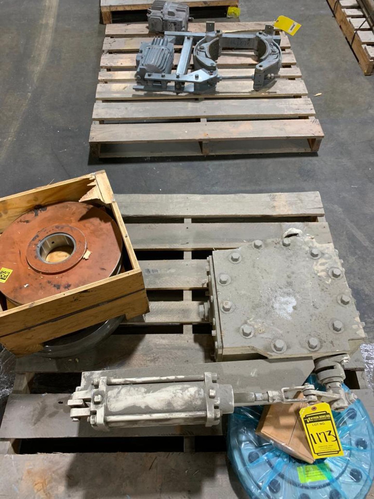 Pallet w/ Bushing, Sheave, Collar, United Conveyor