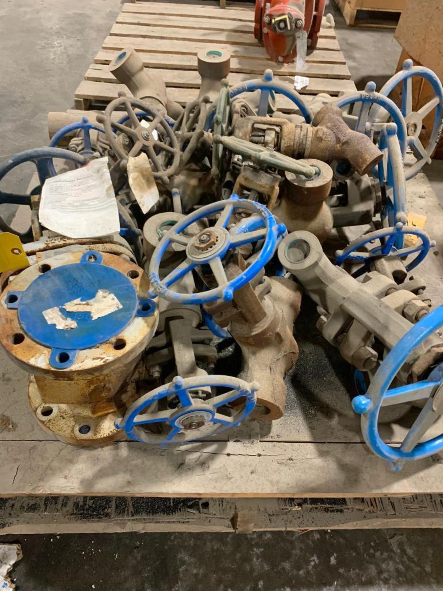 Pallet w/ Assorted Valves, Most Are 1-1/2", Powell 4" Gate Valve - Image 3 of 4