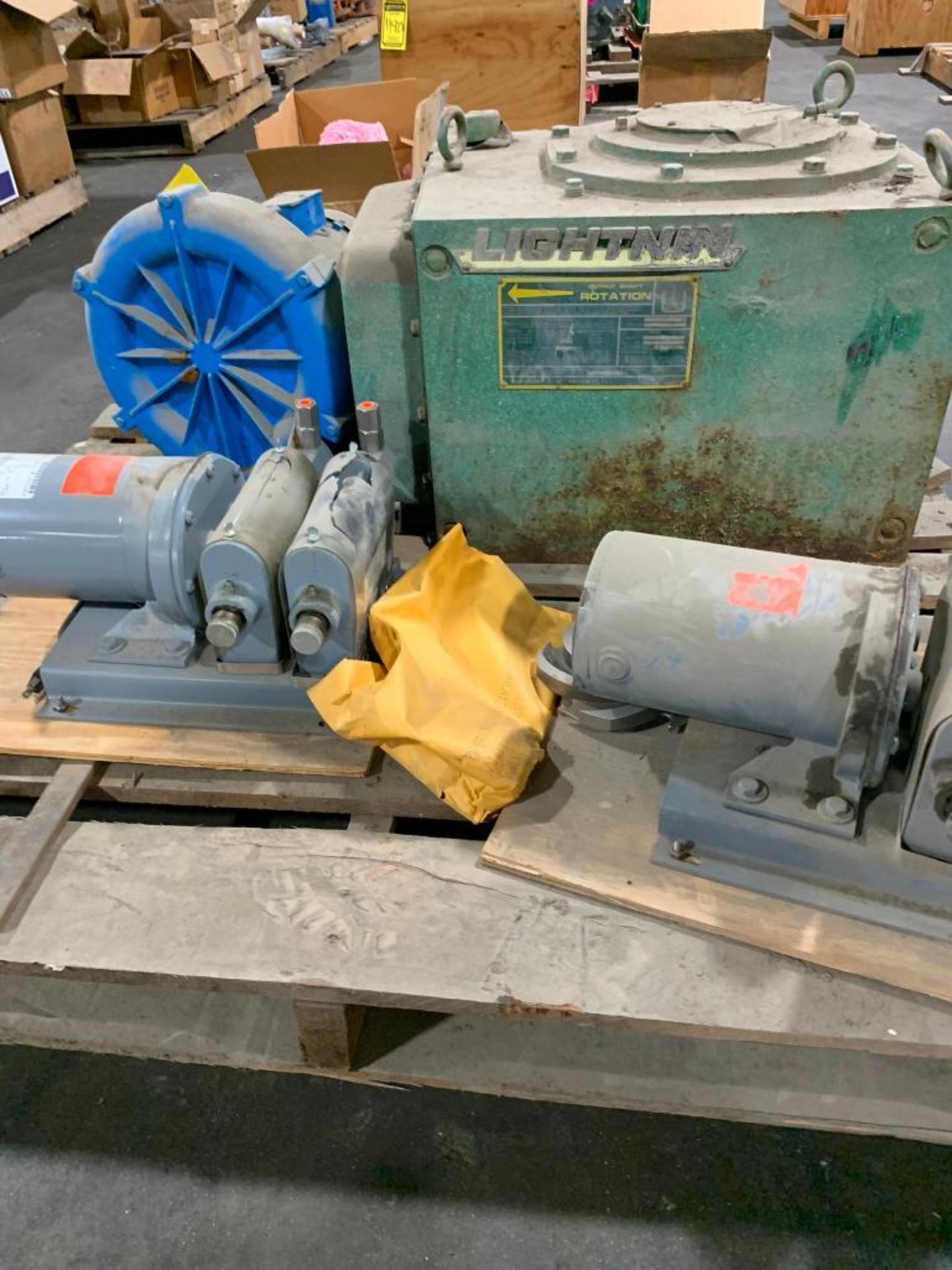 Pallet w/ Lightnin Gearbox, 125 OP RPM, Rotron Blower Motor - Image 5 of 7