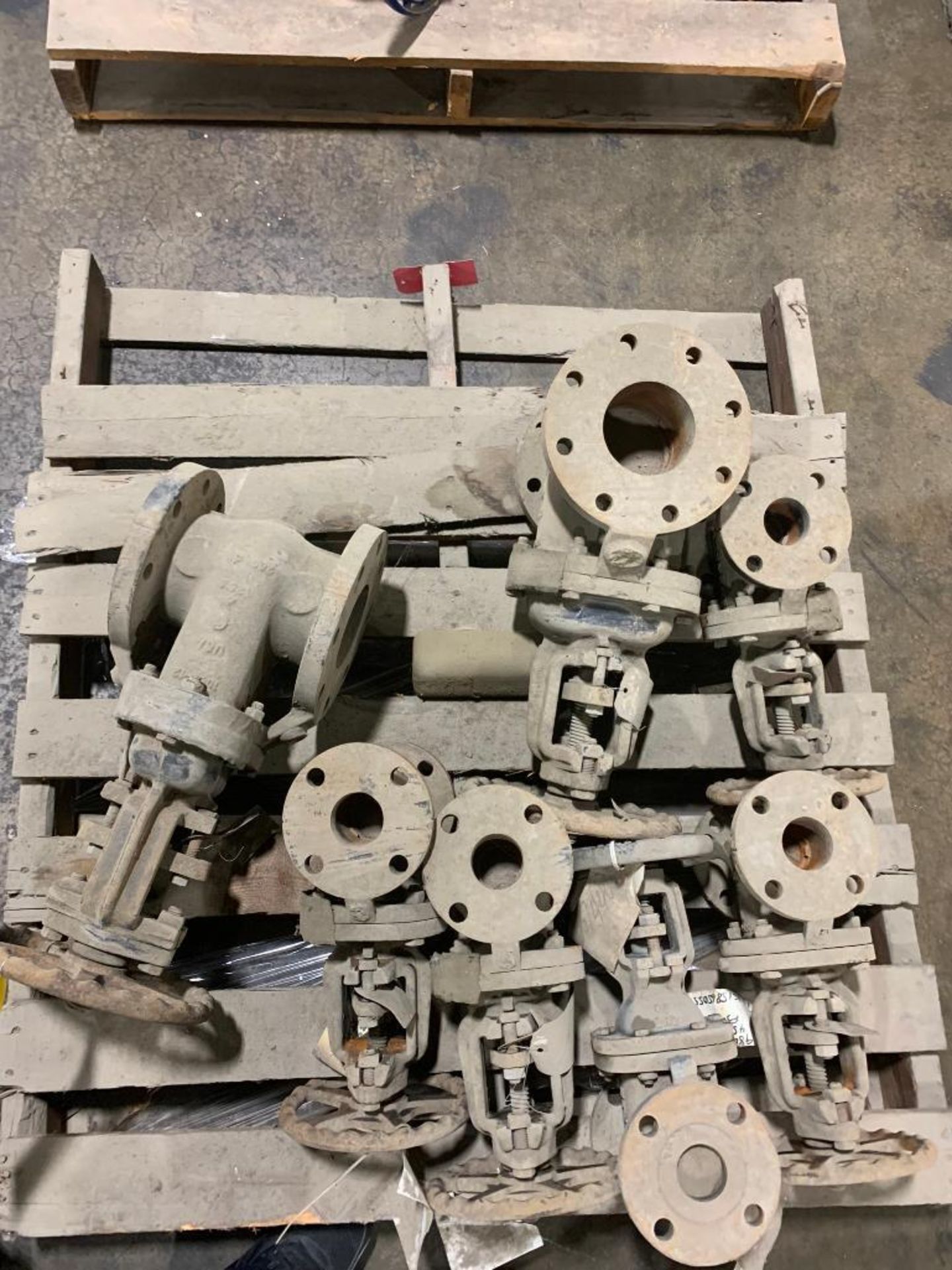 Pallet w/ Assorted Gate Valves, 2" & 4"