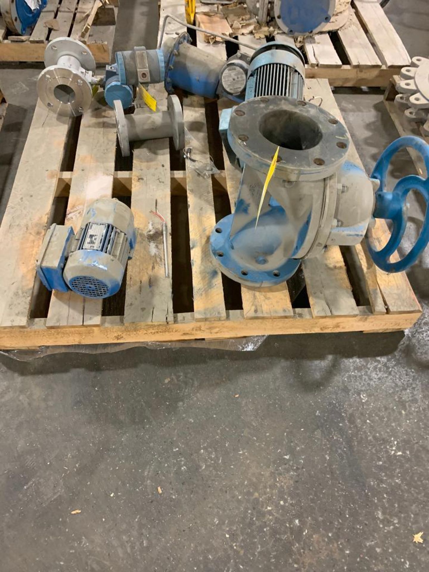 Pallet w/ 6" Valve, (2) Foxboro Flowmeters, Model 83, 1" Actuator, Gearmotor, Electric Motor - Image 2 of 6