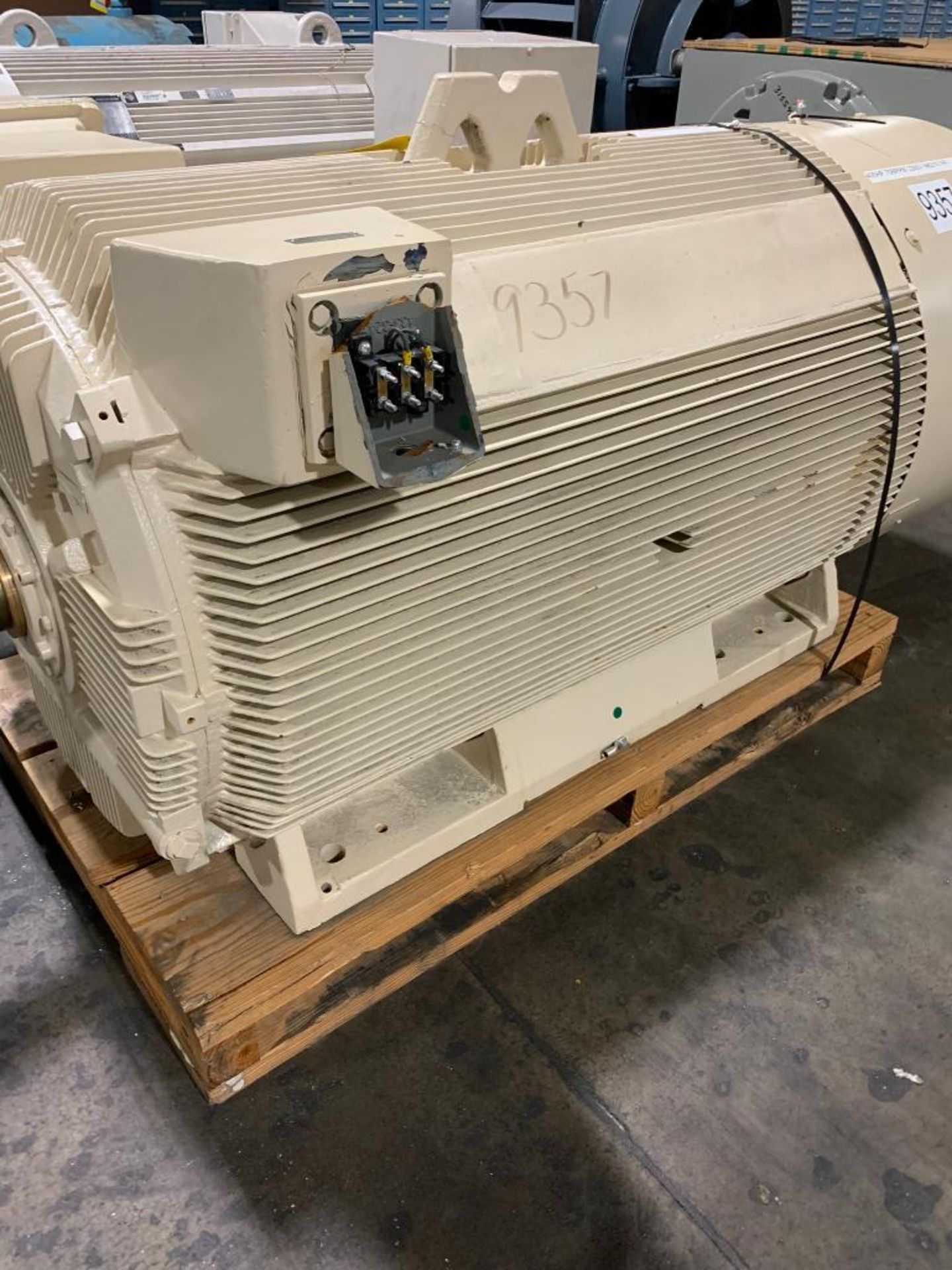 Toshiba 400-HP Induction Motor, 708 RPM, 2300 V, 3 PH, FR: NG310 - Image 4 of 8