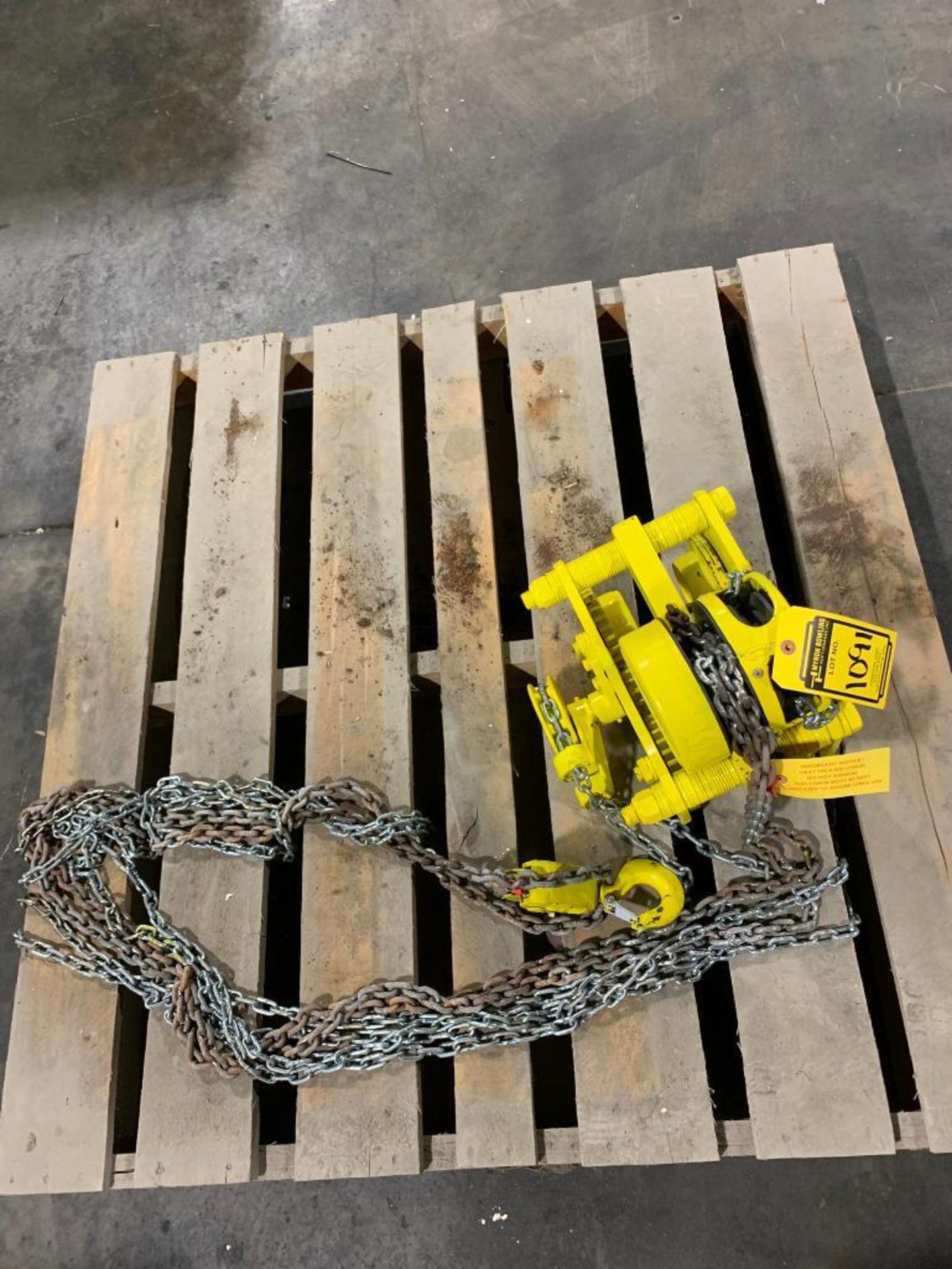 Chester 2-Ton Manual Chain Hoist - Image 2 of 2
