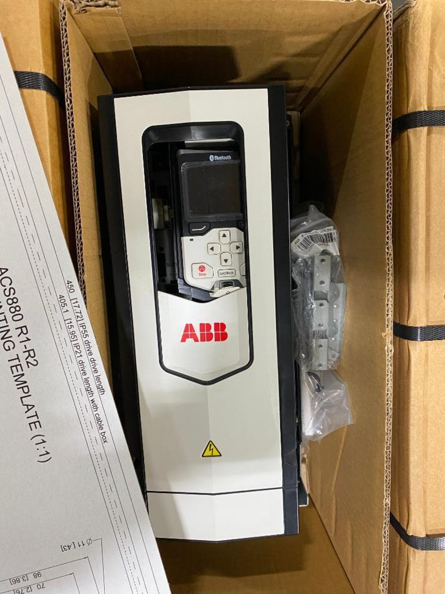 Pallet w/ (5) ABB Variable Frequency Drives; (1) Model ACS550-U1-045A-4, New 2019, (1) Model ACS800- - Image 4 of 11