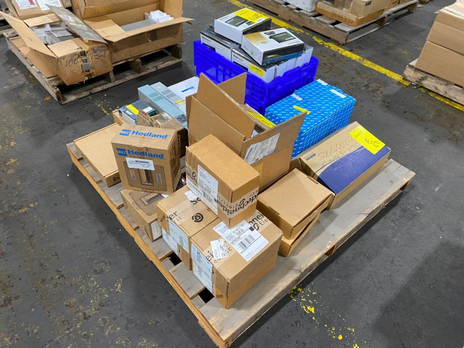 Pallet w/ Flow Meters, Instrument Controllers, Circuit Boards, Conductivity Electrodes, Fiber Optic - Image 3 of 30