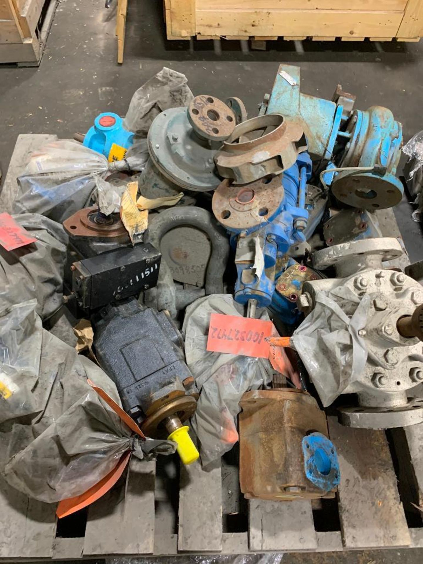 Pallet w/ Assorted Pump Assemblies, Gear Pumps - Bild 3 aus 5