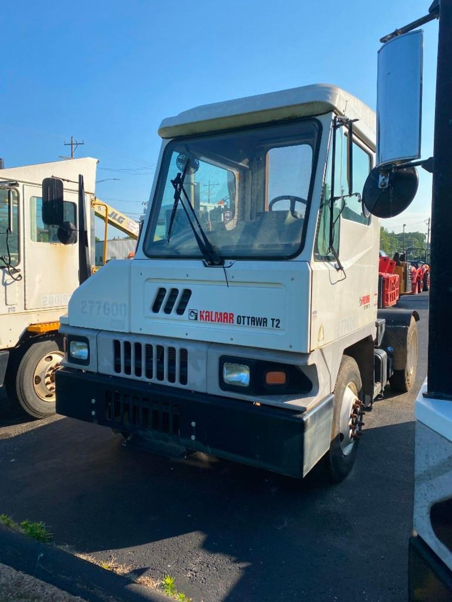 2017 Kalmar Ottawa T2 4X2 Spotter Truck/Terminal Tractor, S/N 345545, Cummins Engine, Allison Automa - Image 4 of 6