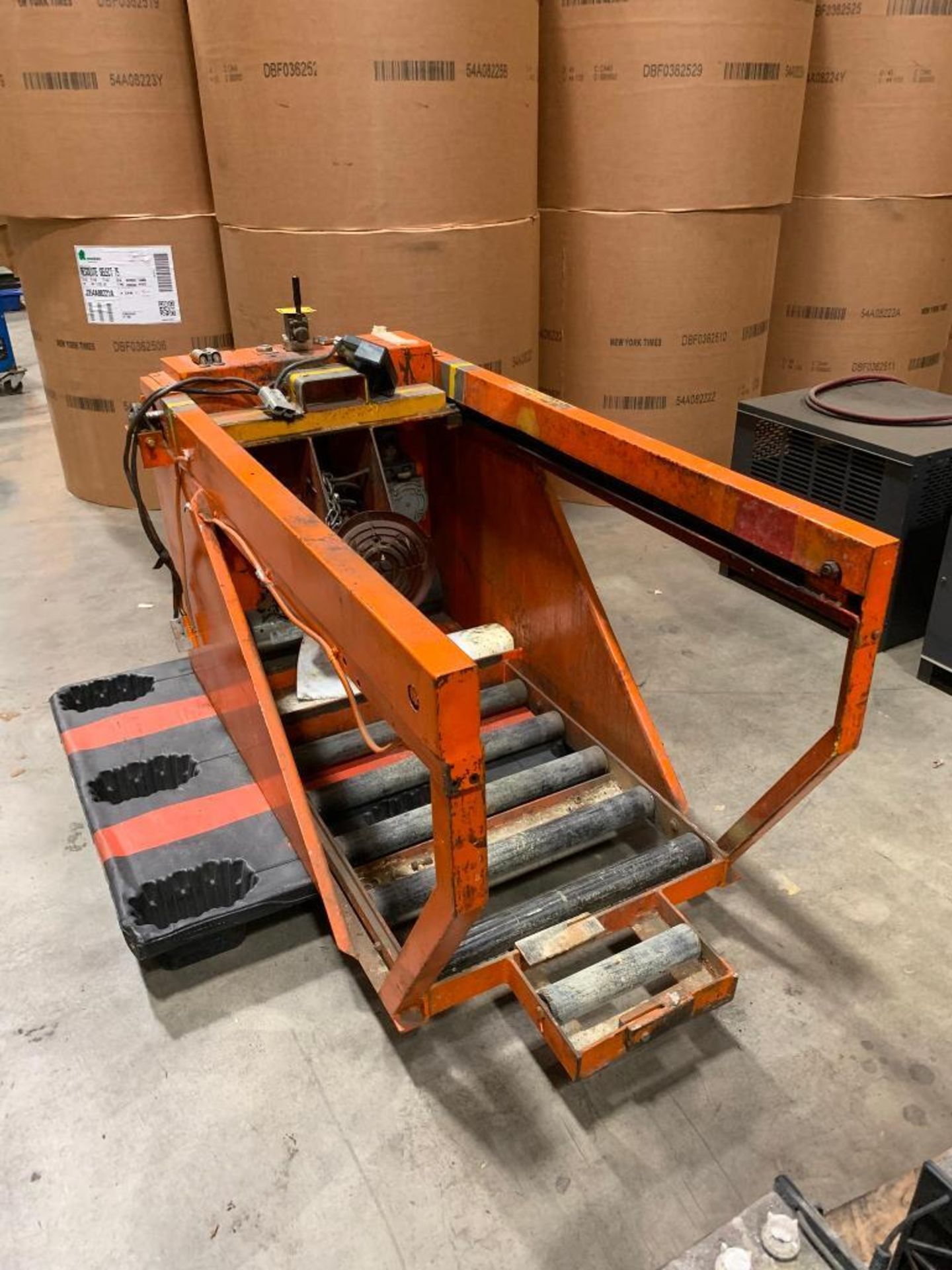 Sackett Systems 3,000 LB. Capacity Battery Handler