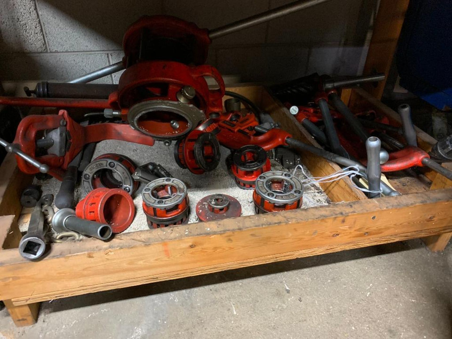 Assorted V-Belts on Wall, Table w/ V-Belts, Electrical Enclosure & Assorted Grinding Wheels, Kinney - Bild 2 aus 14