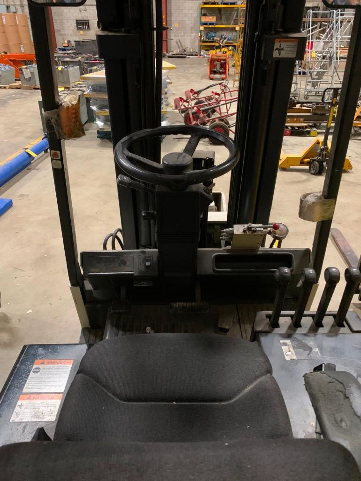 Crown 4,000 LB. Capacity Electric Forklift, Series FC, 36V, Cascade 2,200 LB. Capacity Roll Clamp, M - Image 7 of 7