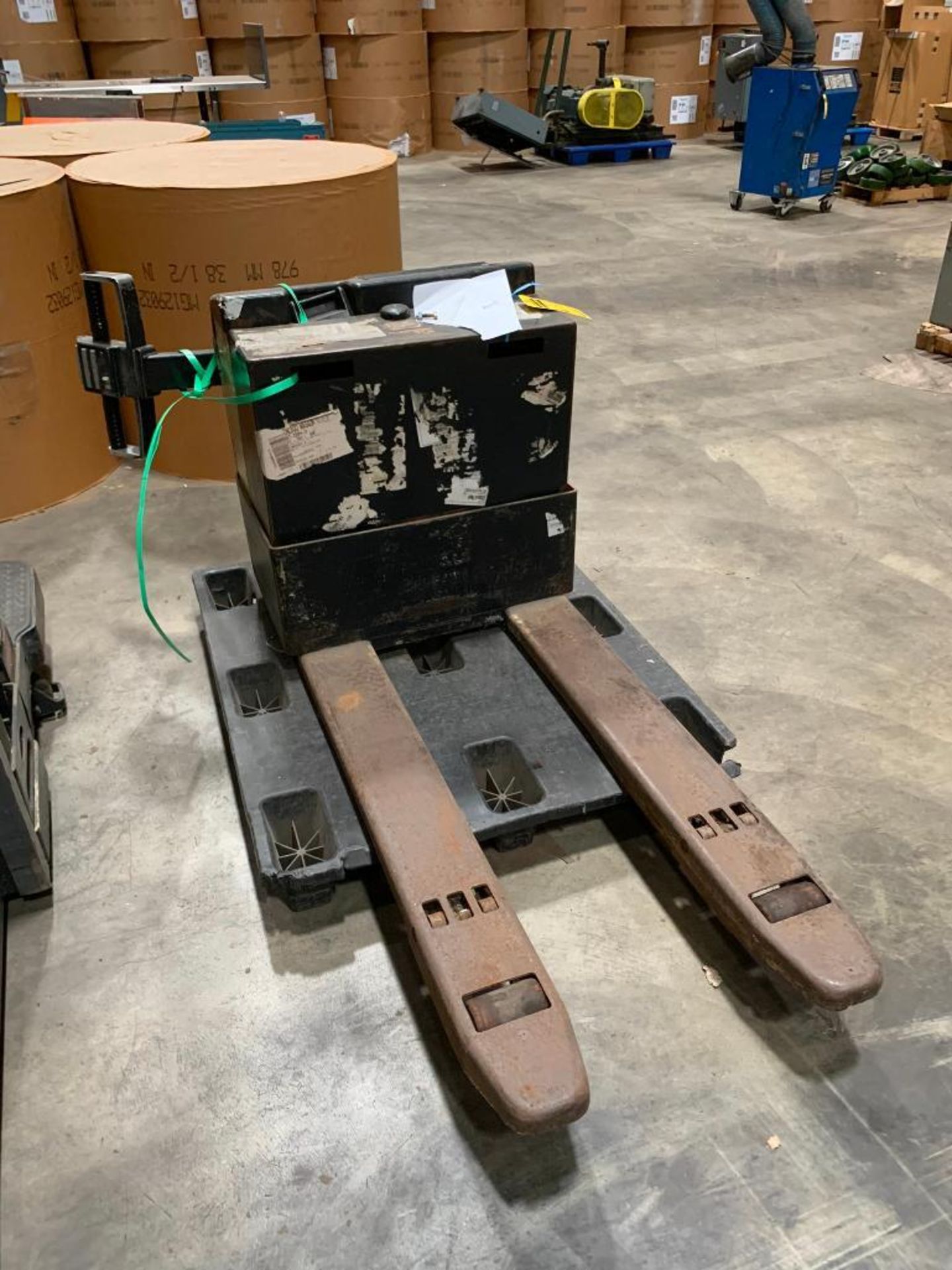 Crown 4,000 LB. Capacity Electric Pallet Jack, Model 40GPW-4-14, S/N 7A114433 - Image 3 of 3