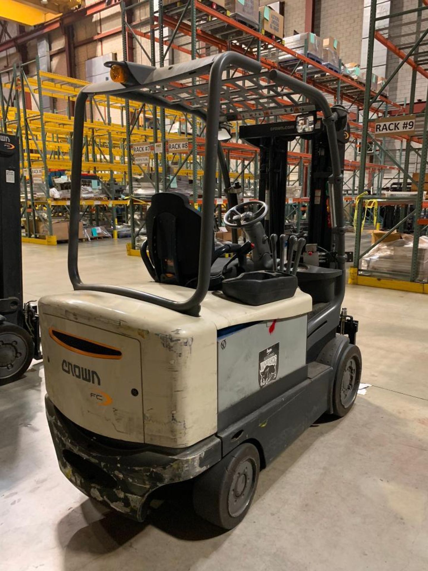 Crown 6,000 LB. Capacity Electric Forklift, Model FC4540-60, 36V, 3-Stage Mast, 180" Max. Load Heigh - Image 4 of 7