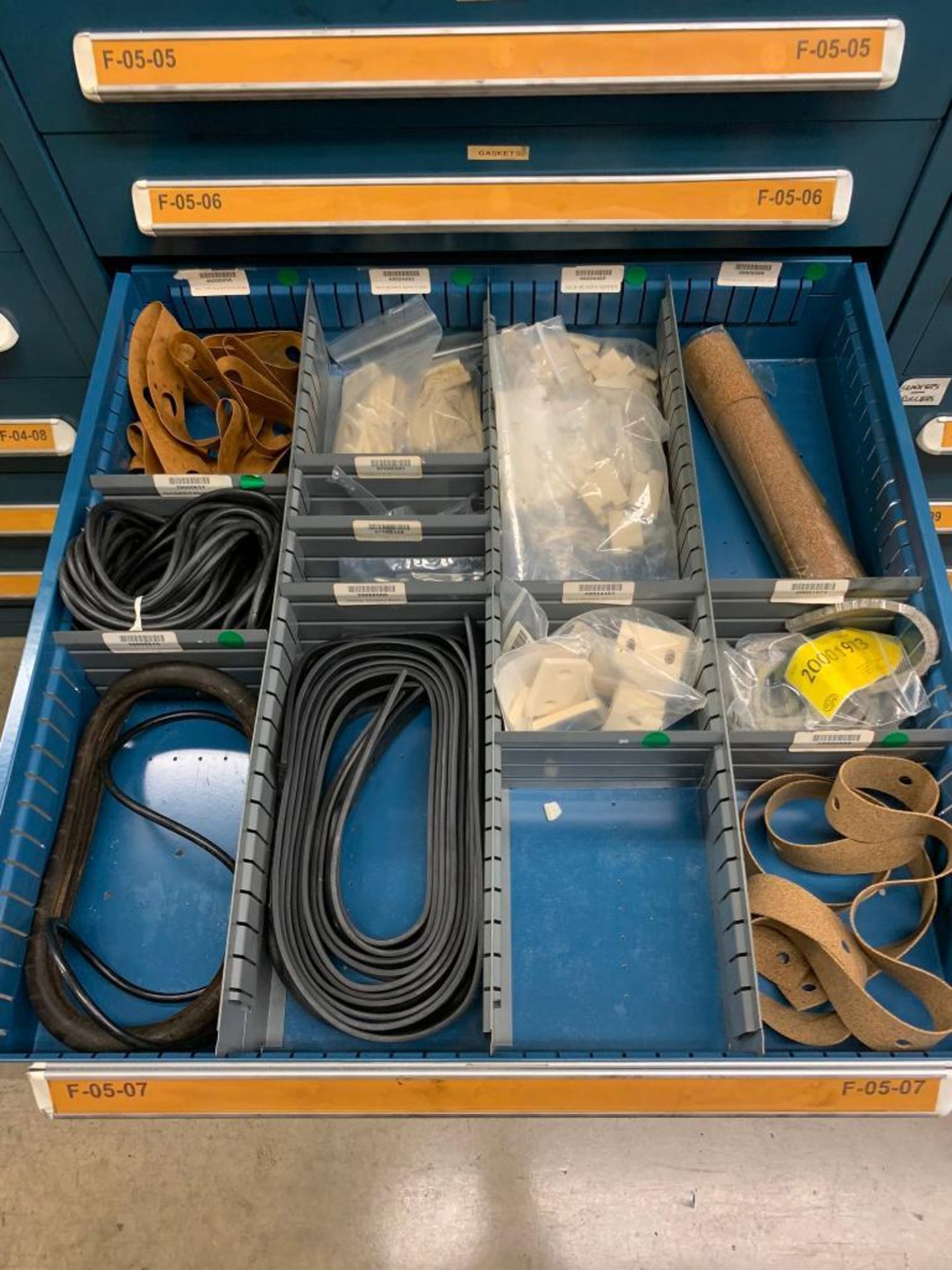 Vidmar 10-Drawer Cabinet w/ Collars, Oil Seals, Seal Kits, Gaskets, Assorted Cams - Image 8 of 13