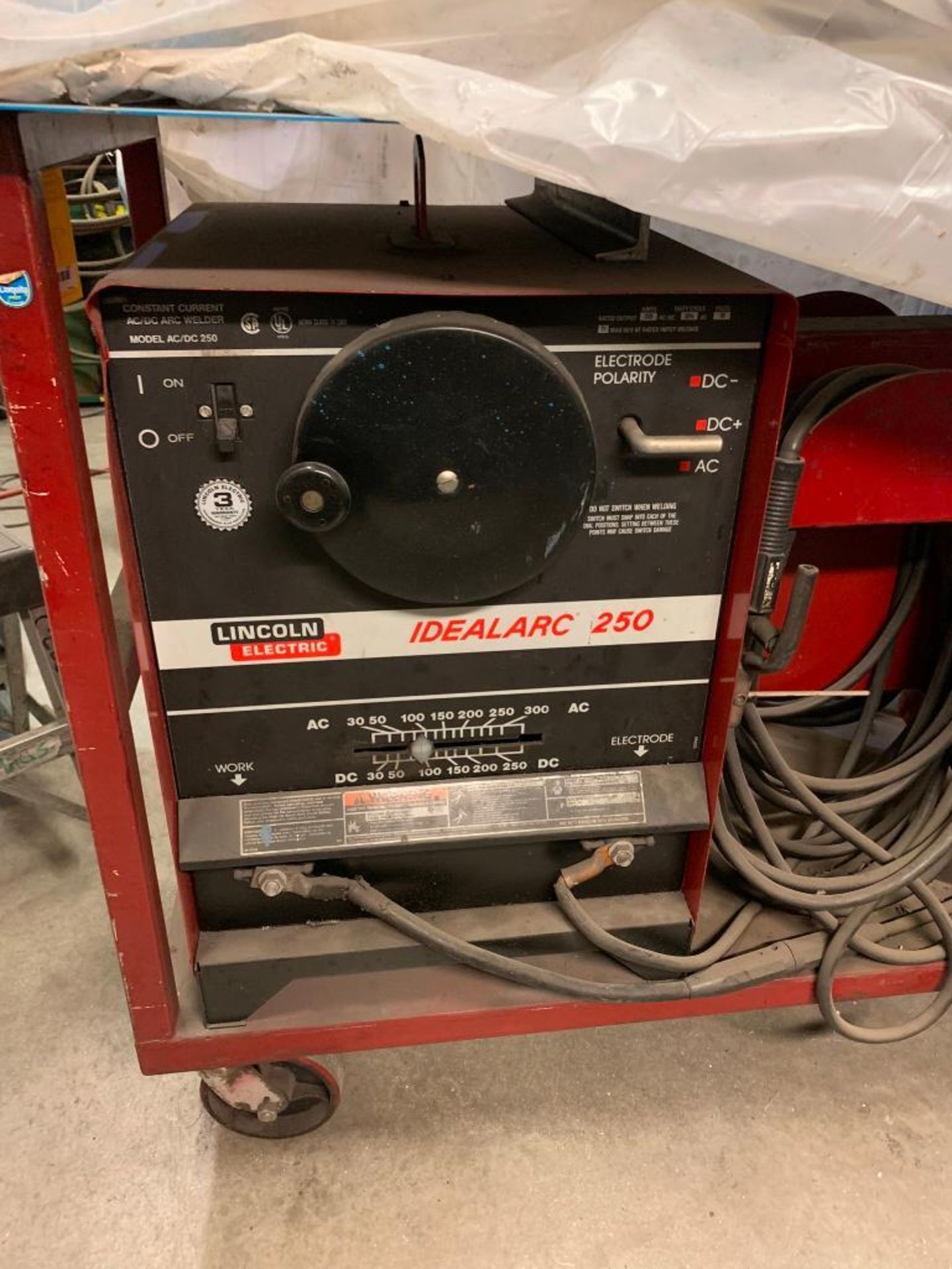 Lincoln Electric Idealarc 250 CC AC/DC Welder, S/N C1960700273 - Bild 2 aus 7