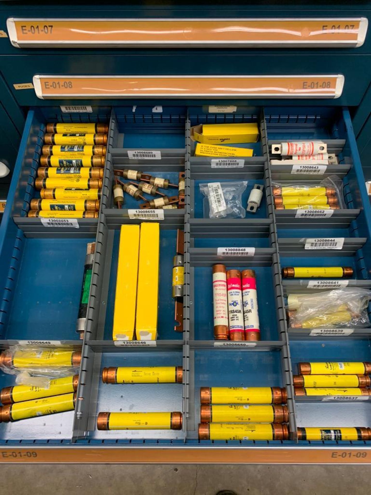 Vidmar 13-Drawer Cabinet w/ Assorted Fuses - Image 10 of 14