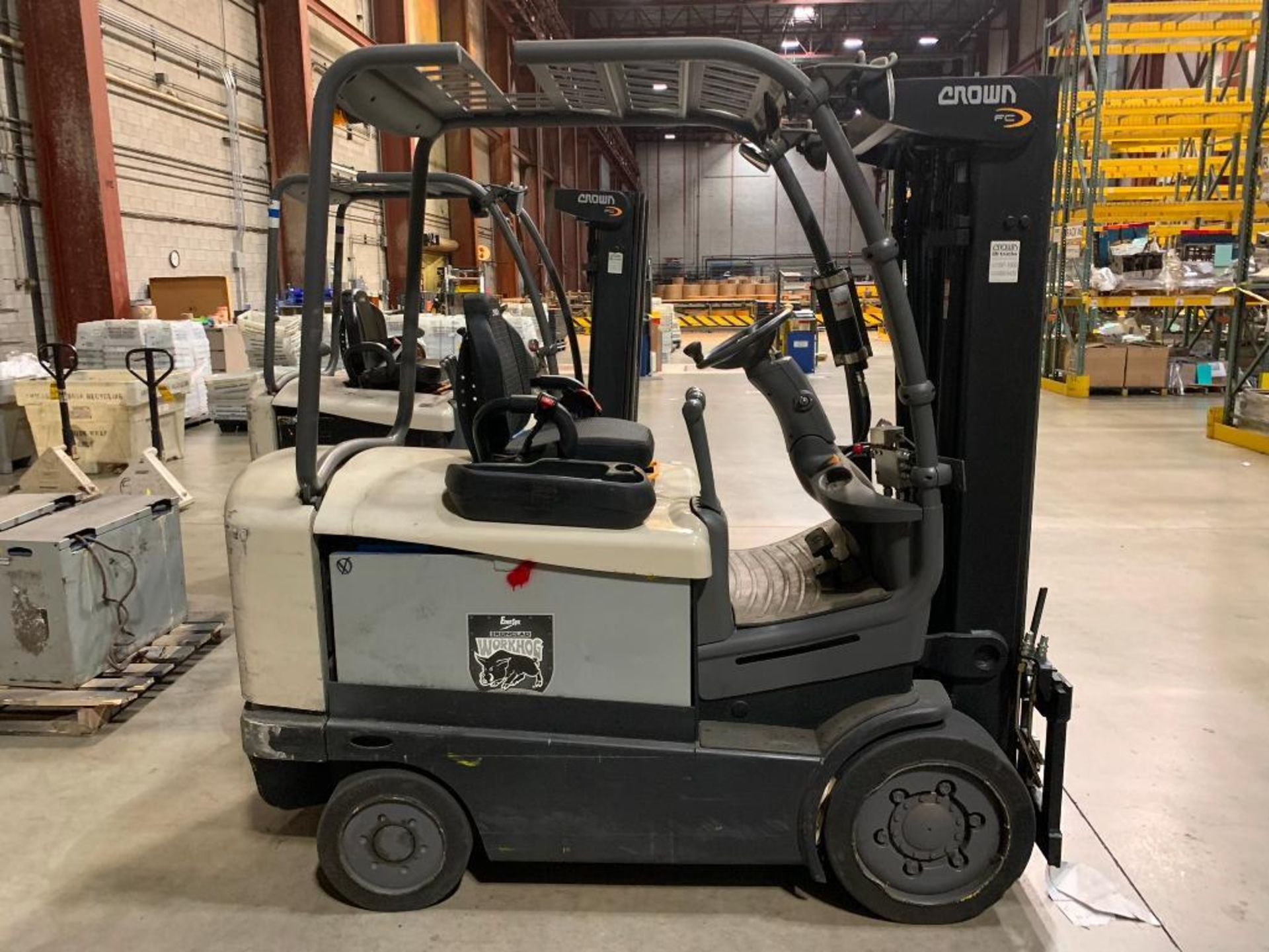 Crown 6,000 LB. Capacity Electric Forklift, Model FC4540-60, 36V, 3-Stage Mast, 180" Max. Load Heigh - Image 3 of 7