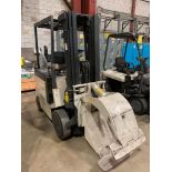 Crown 4,000 LB. Capacity Electric Forklift, Series FC, 36V, Cascade 2,200 LB. Capacity Roll Clamp, M