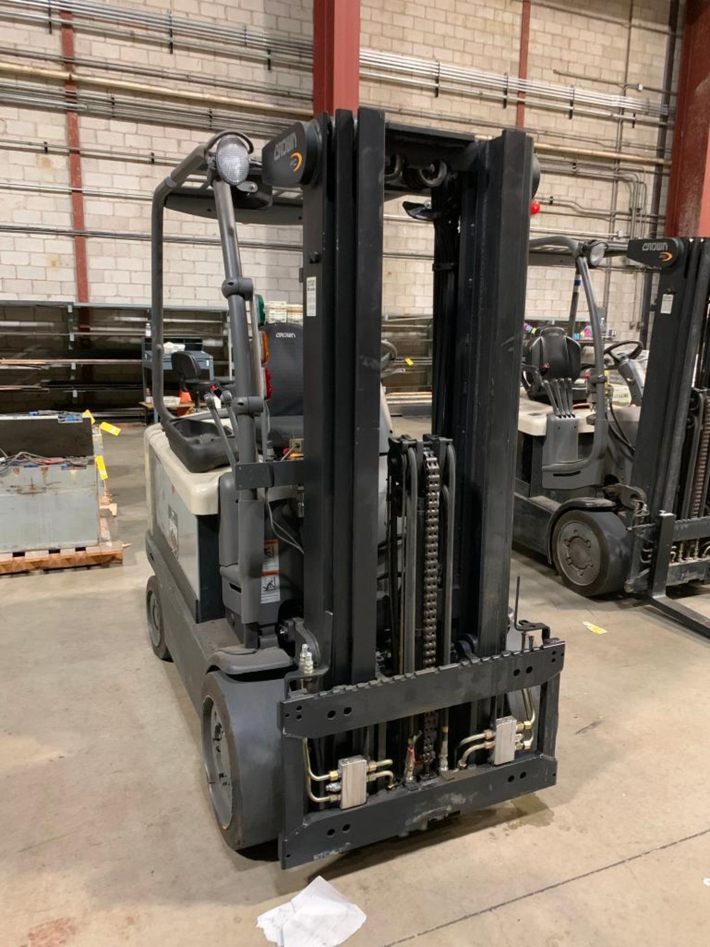 Crown 6,000 LB. Capacity Electric Forklift, Model FC4540-60, 36V, 3-Stage Mast, 180" Max. Load Heigh - Image 2 of 7