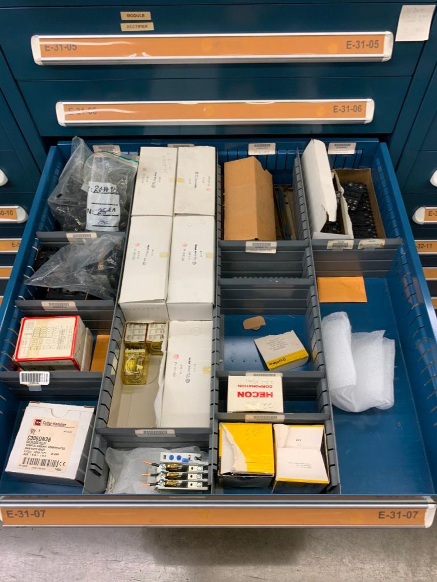 Vidmar 10-Drawer Cabinet w/ Assorted Relays, Connectors, Contactors, Diodes - Image 15 of 31